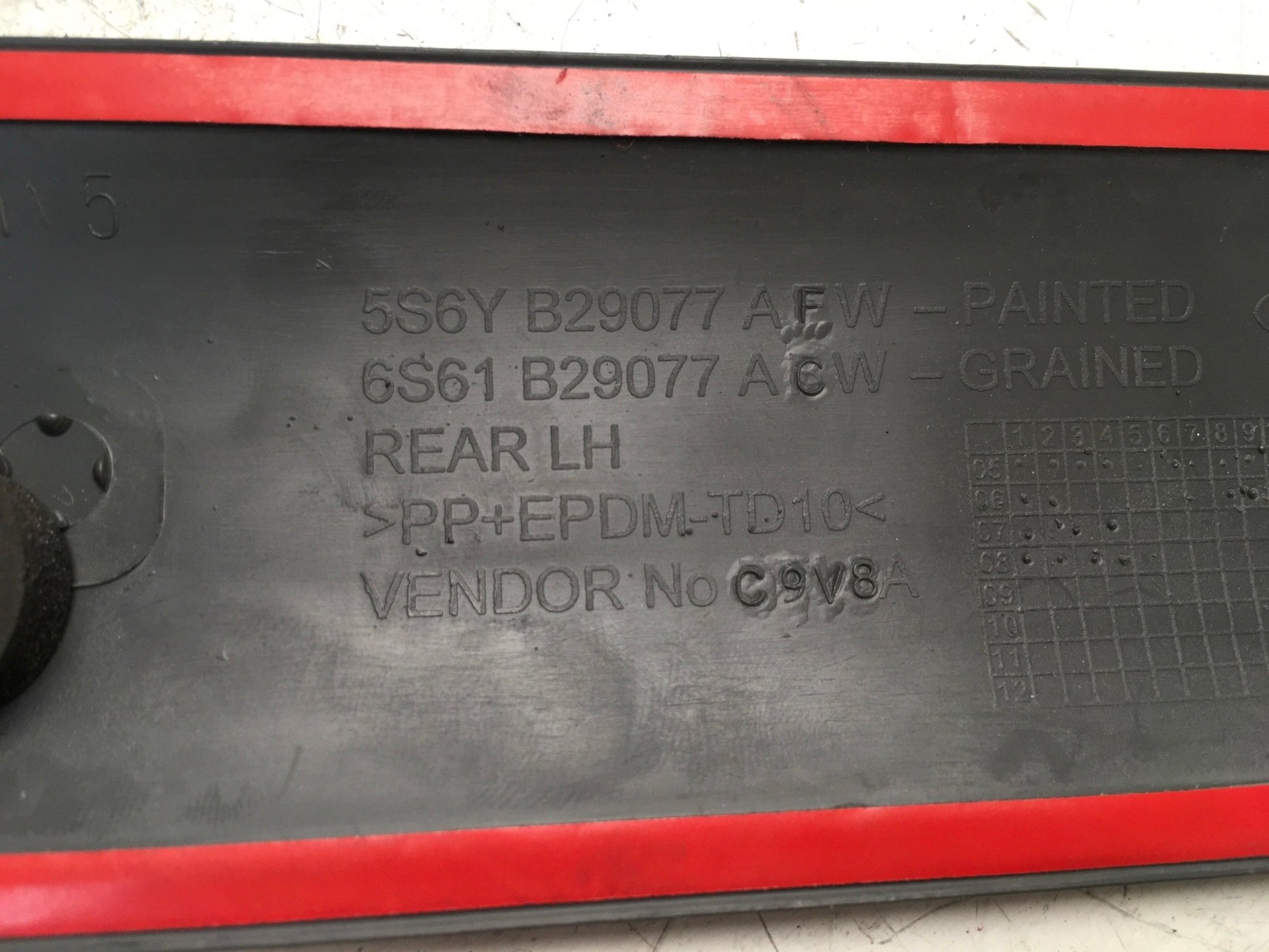 Moldura tra dcho Ford Fiesta V Coupe - 5S6YB29077AFW