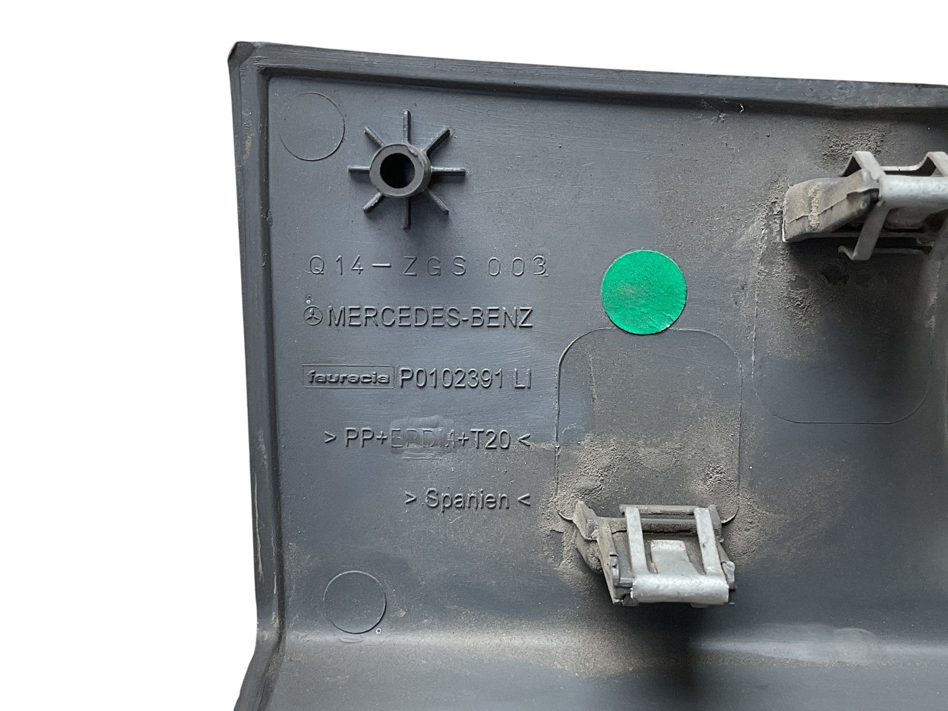 Moldura tra izq Mercedes Vito 2003 - 2014 - P0102391