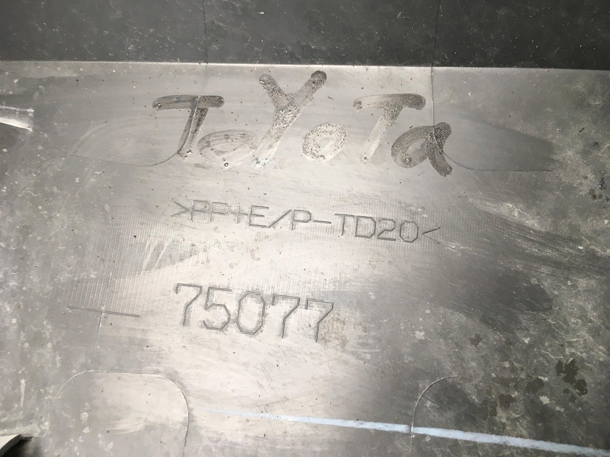 Moldura trasera derecha Toyota C - HR - 75077YP010