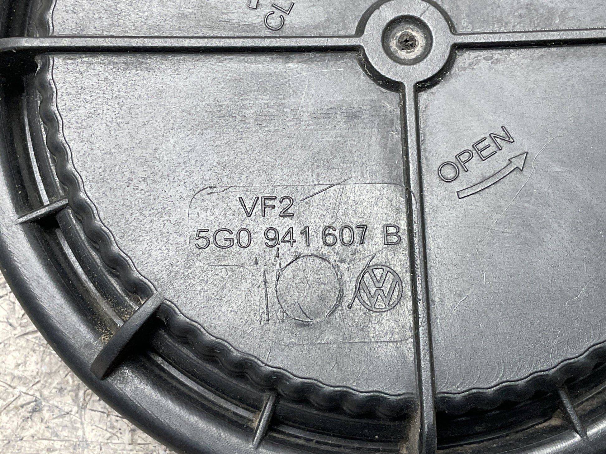 Moldura Trasera Faro VW Golf 12 - 20 - 5G0941607B