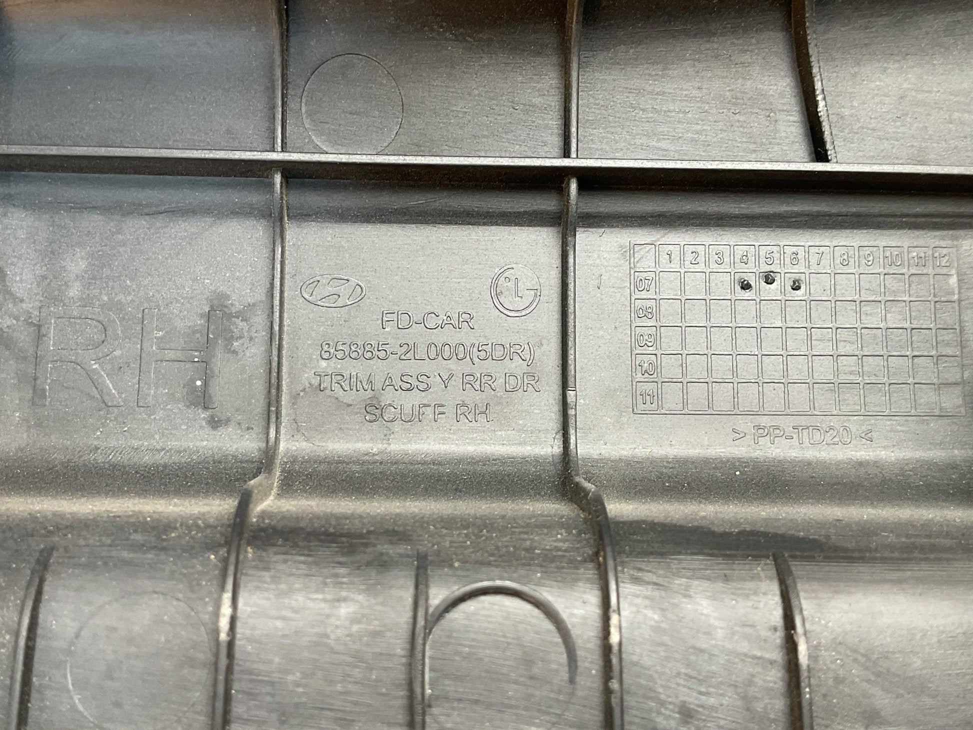 Moldura umbral tra dcho Hyundai i30 07 - 12 - 858852L000