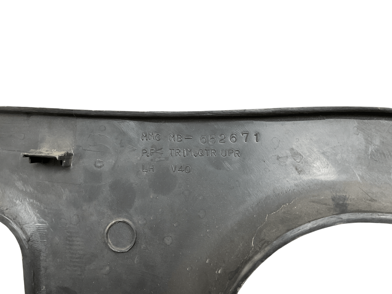 Moldura Ventana tra izq Mitsubishi Pajero 91 - 00 - MB652671