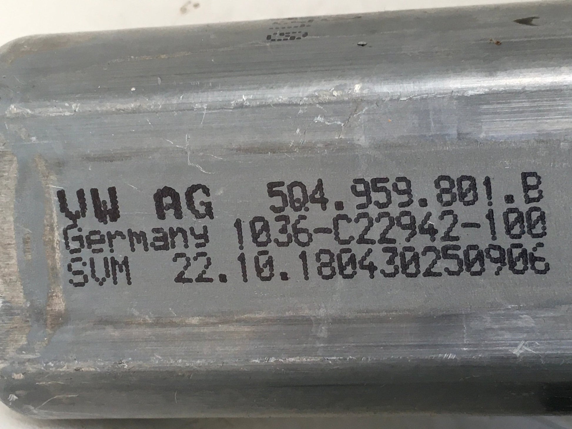 Motor Elevalunas del izq VW 5Q4959801B - 5Q4959801B