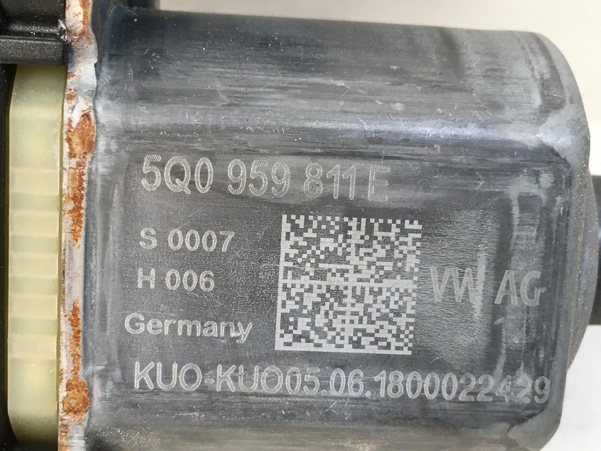 Motor Elevalunas tra dcho VW 5Q0959811E - 5Q0959811E