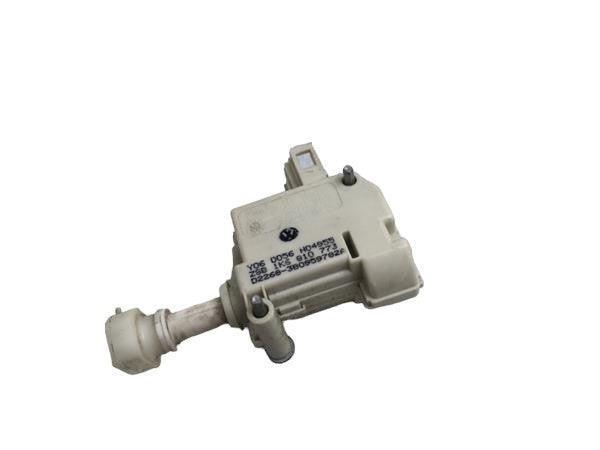 Motor tapa combustible VW Golf V