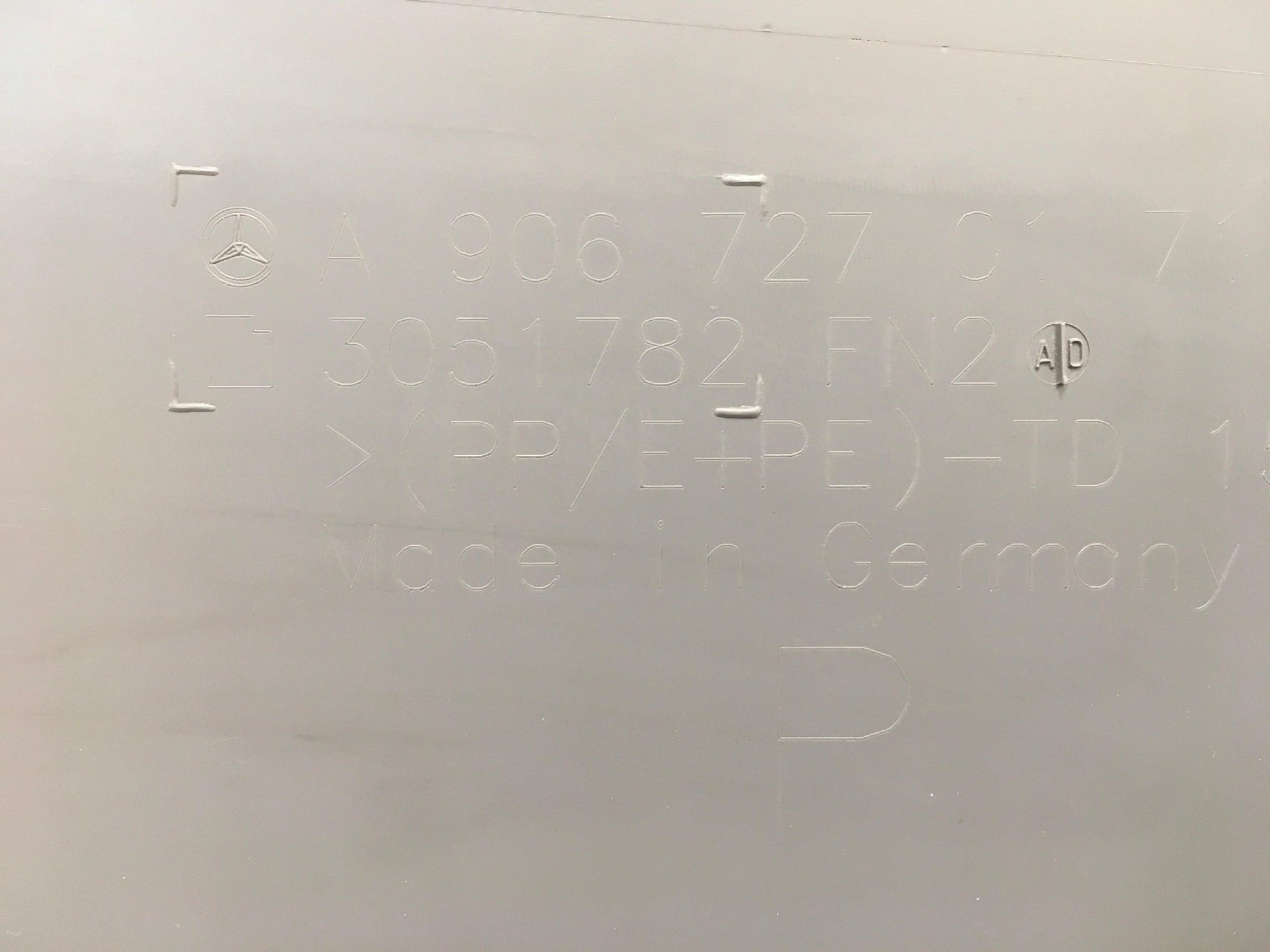 Panel puerta del dcha Mercedes Sprinter - 9067270171