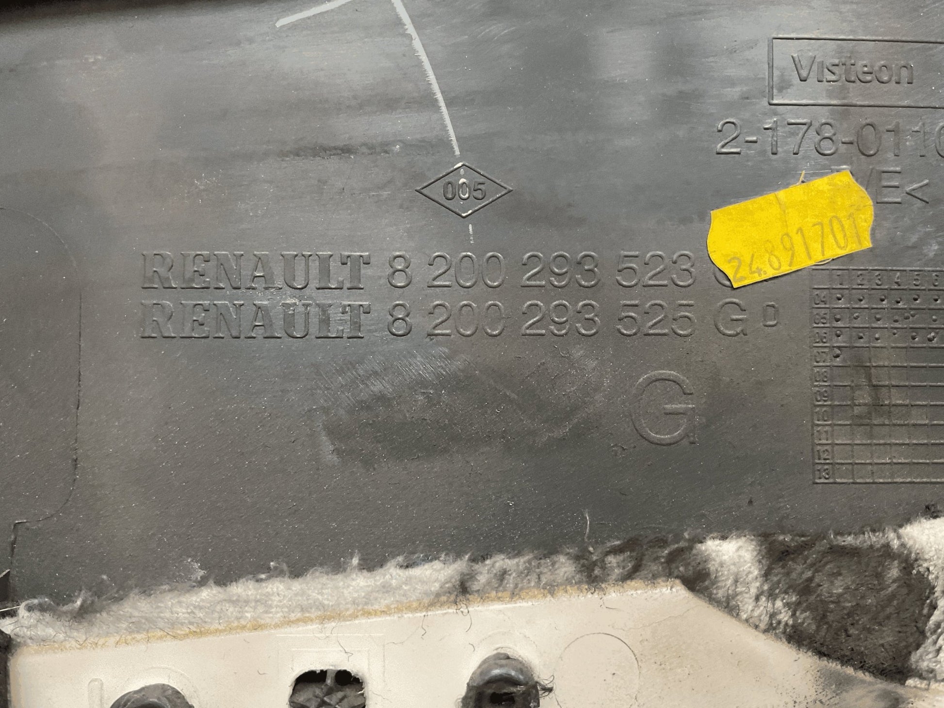 Panel Puerta del izq Renault Clio III - 8200293523