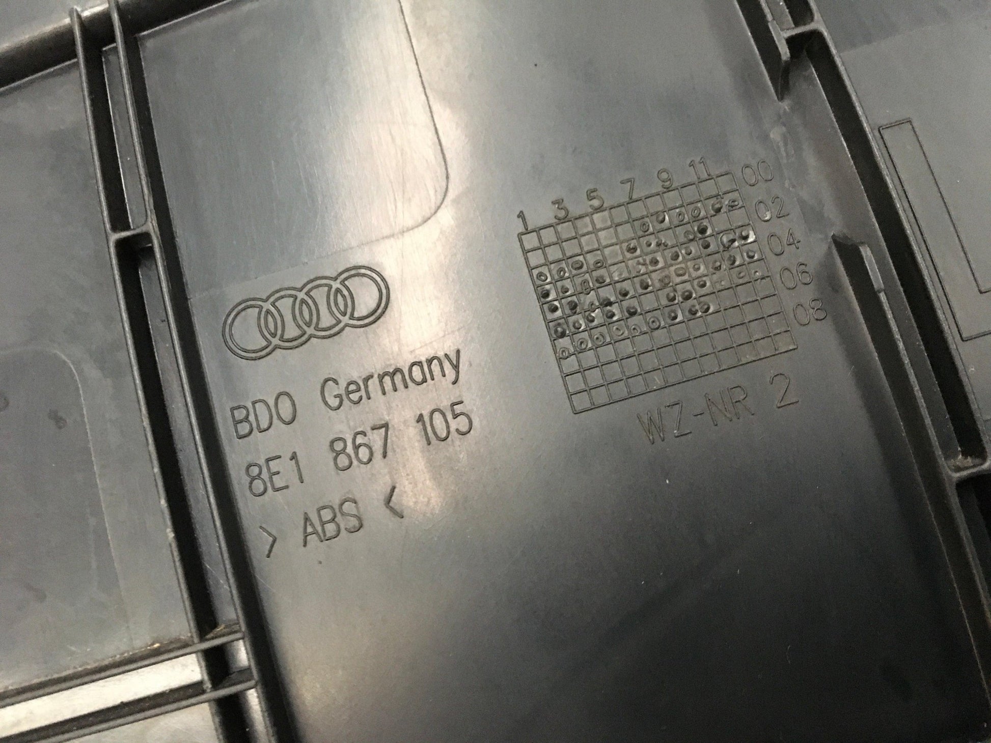 Panel puerta delantero izquierdo Audi A4 8E - 8E1867105