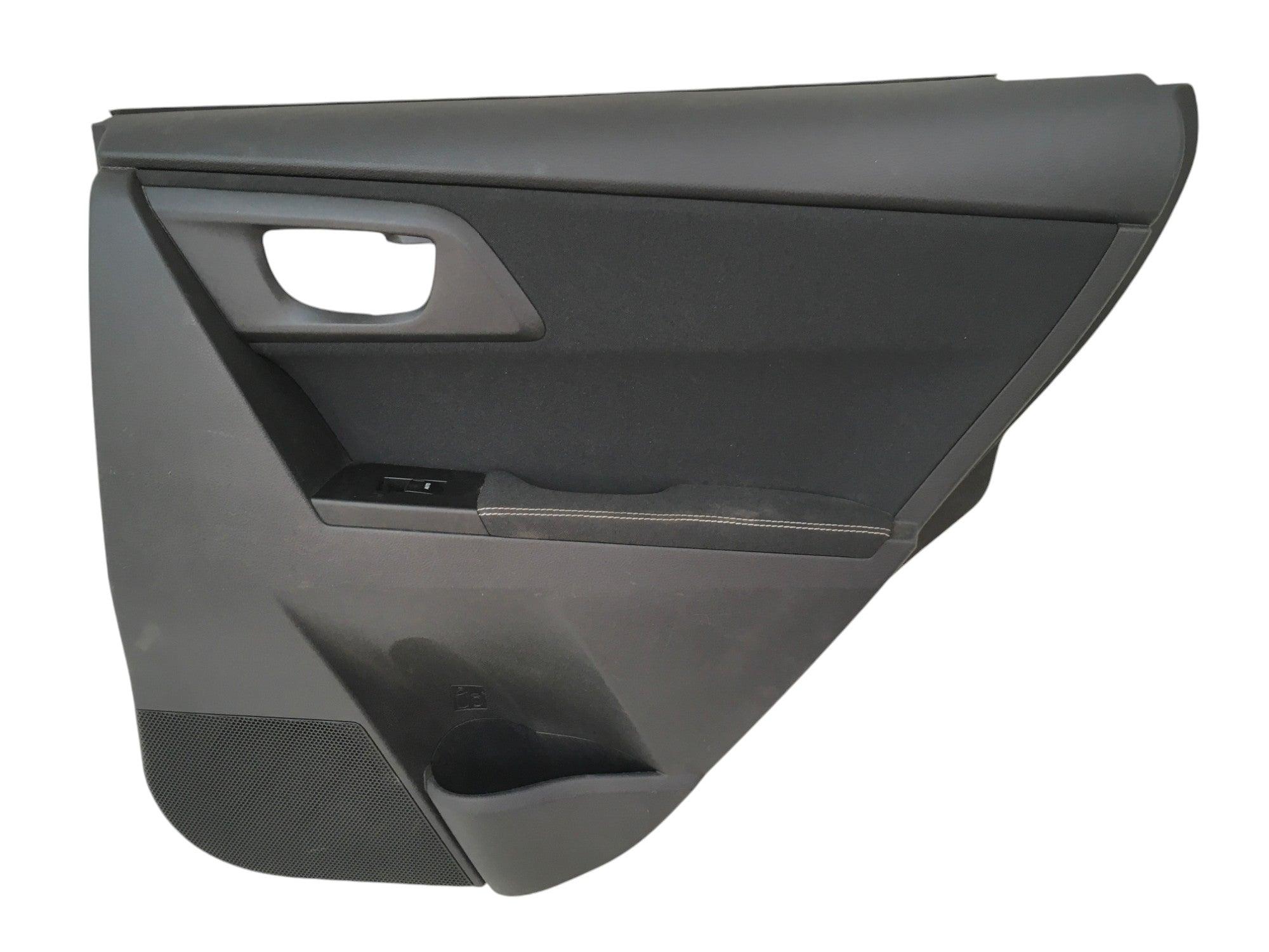 Panel puerta tra dcho Toyota Auris E18 - 6778702110