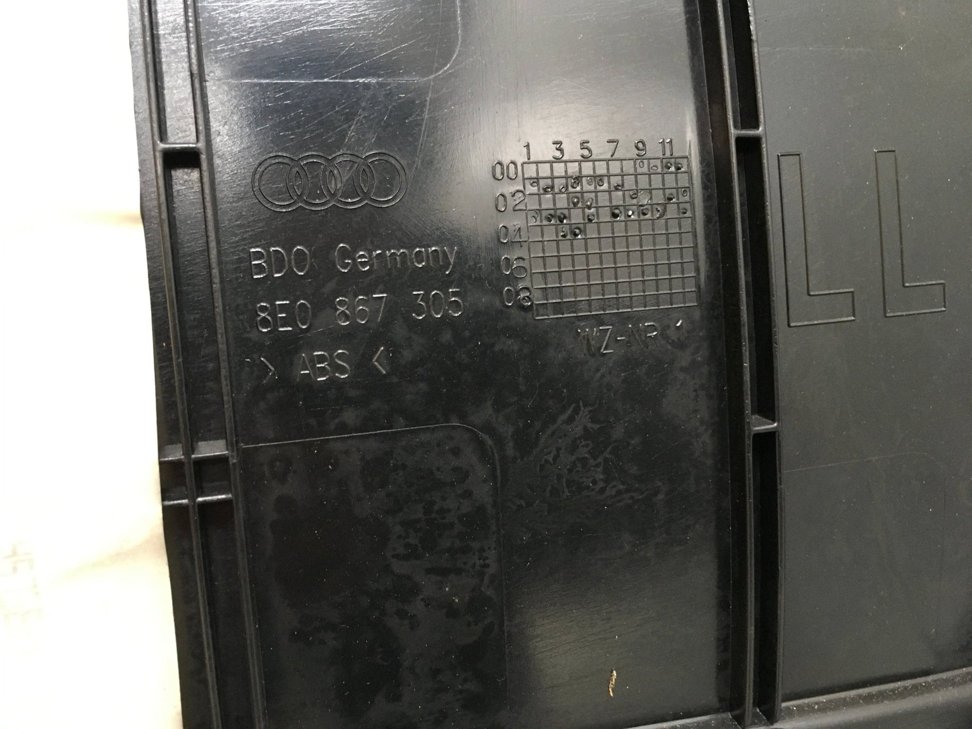 Panel Puerta tra izq Audi A4 8E - 8E0867305 _