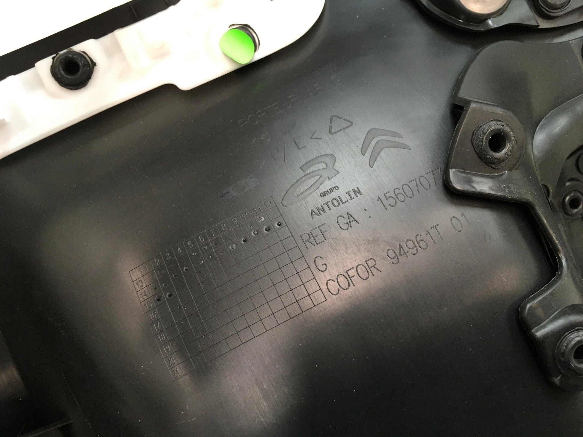 Panel Puerta tra izq Citroen C4 Cactus - 94961T01