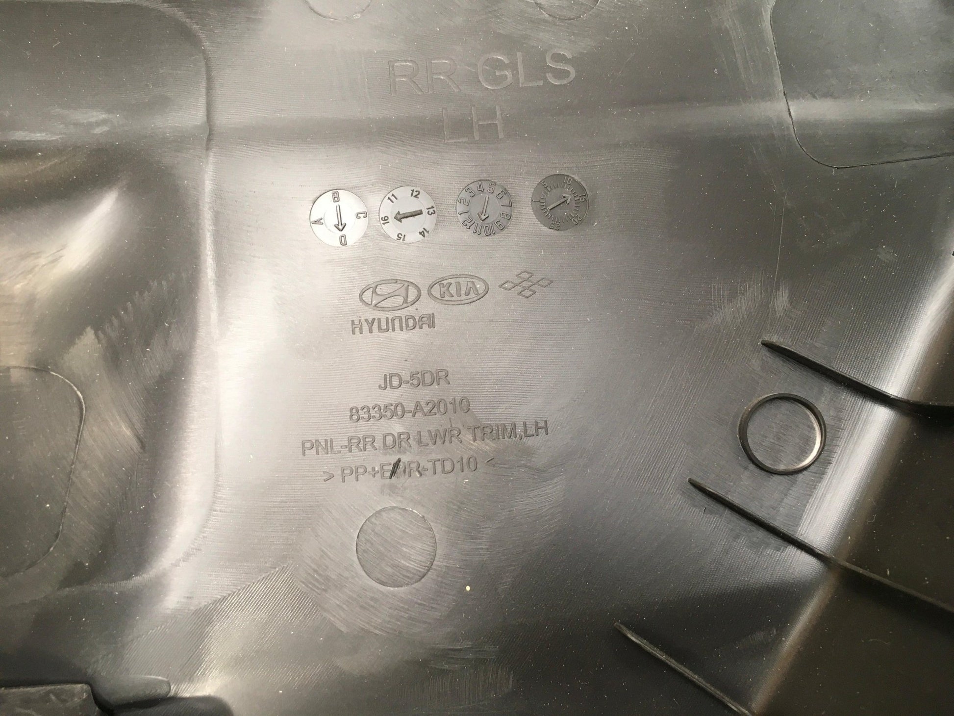 Panel puerta tra izq Kia Ceed JD - 83350A2010