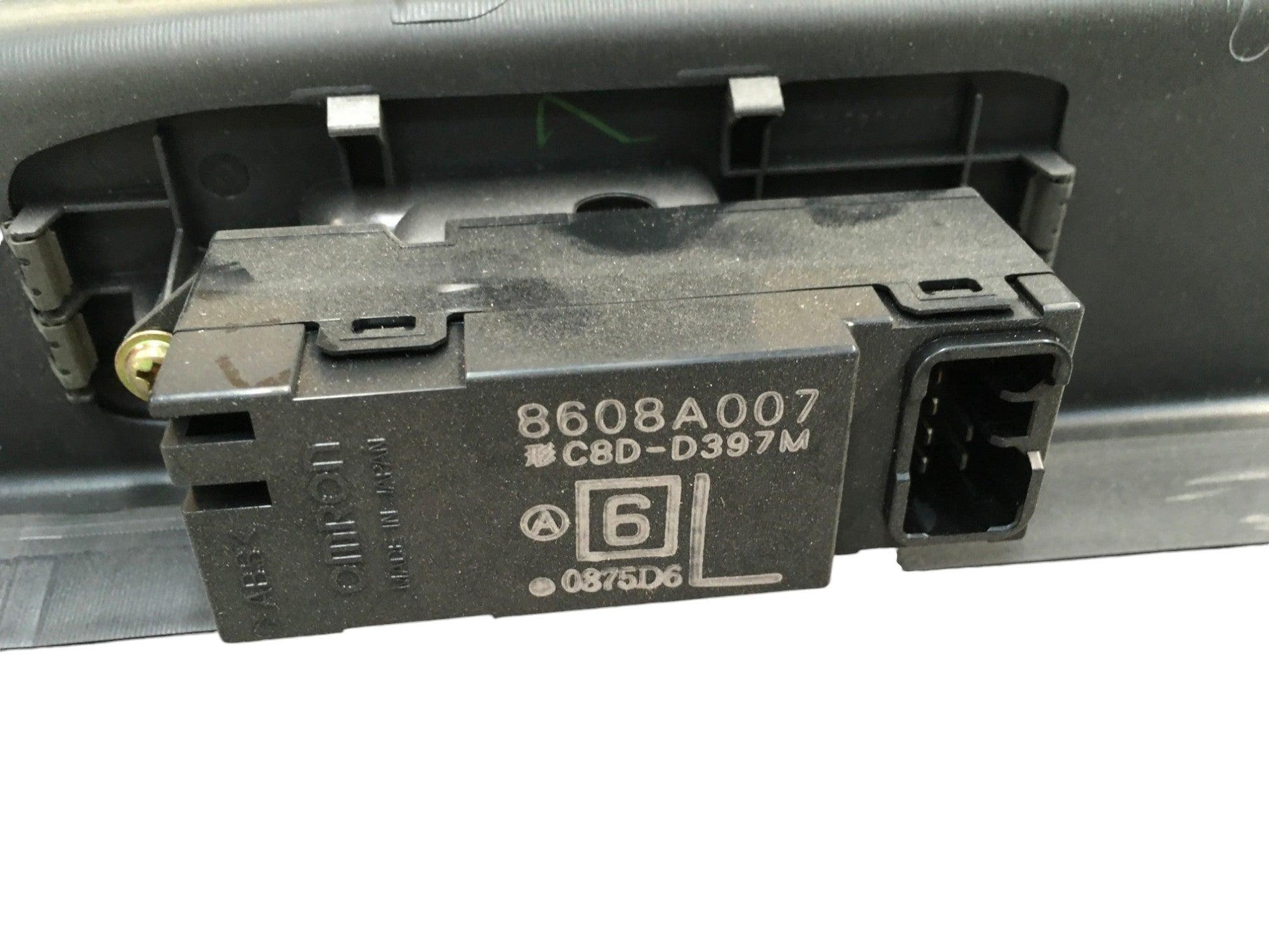 Panel puerta tra izq Mitsubishi Montero III - MR391155