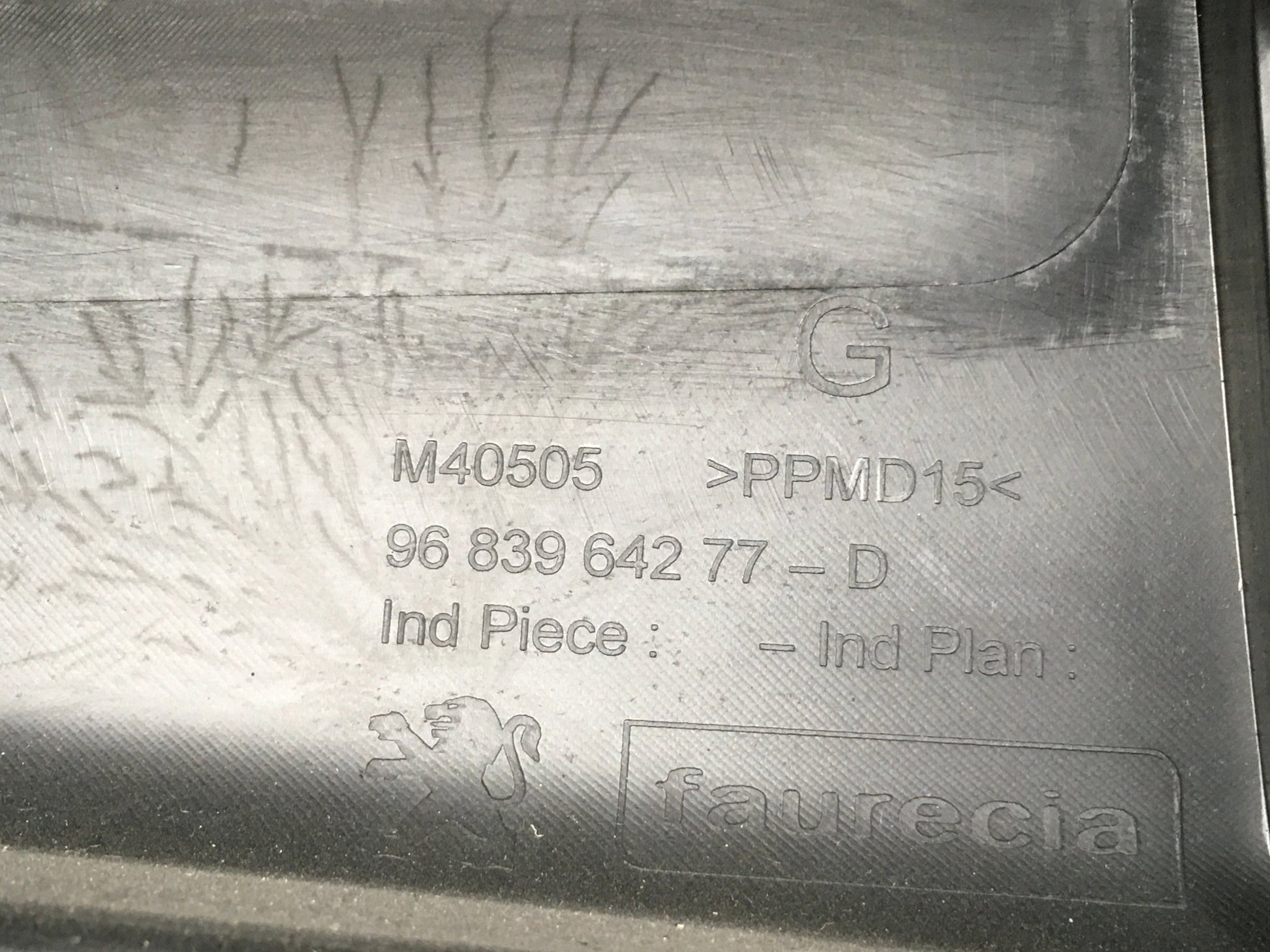 Panel Puerta tra izq Peugeot 5008 I - 9683964277