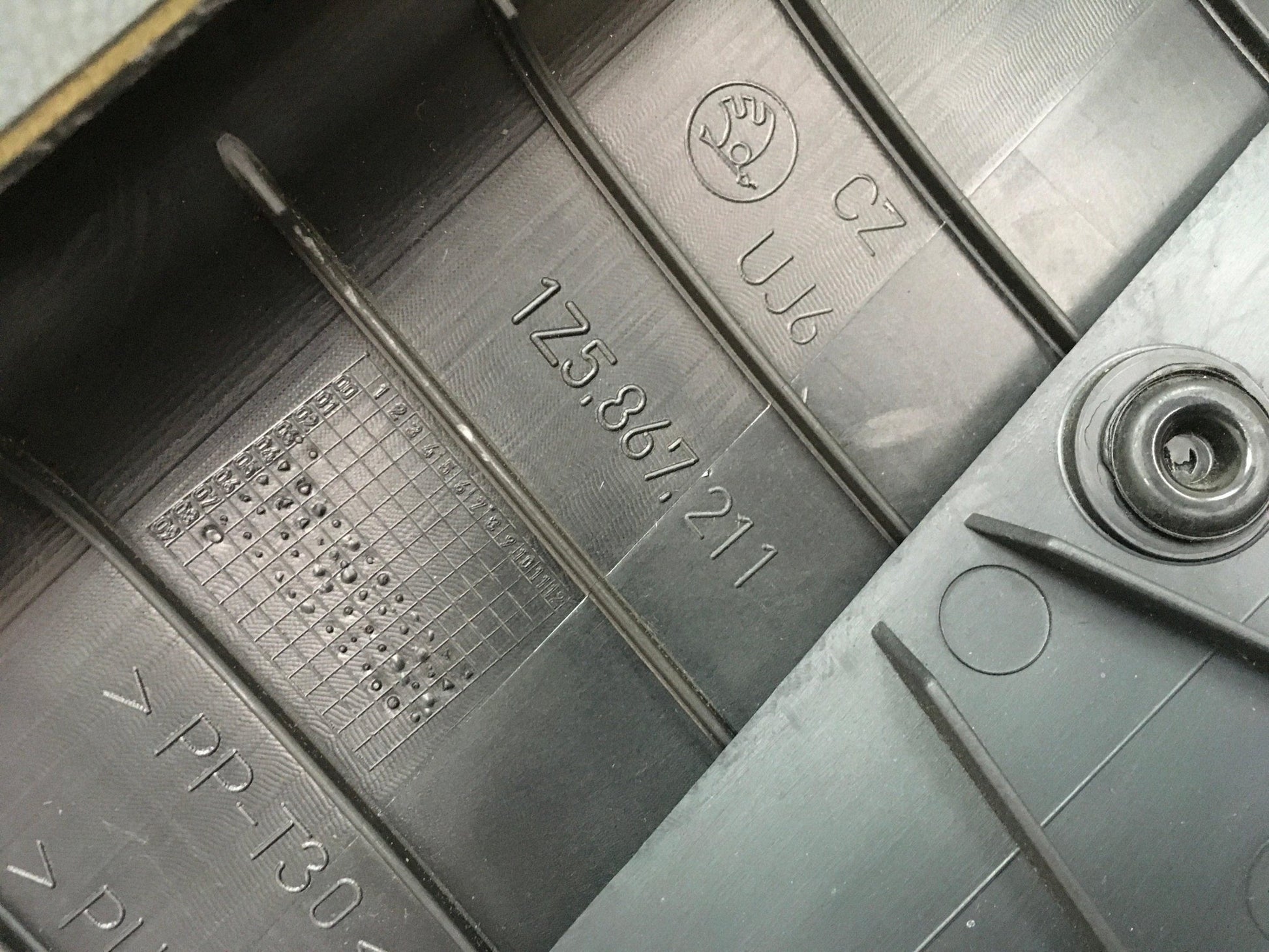 Panel puerta tra izq Skoda Octavia II - 1Z5867211