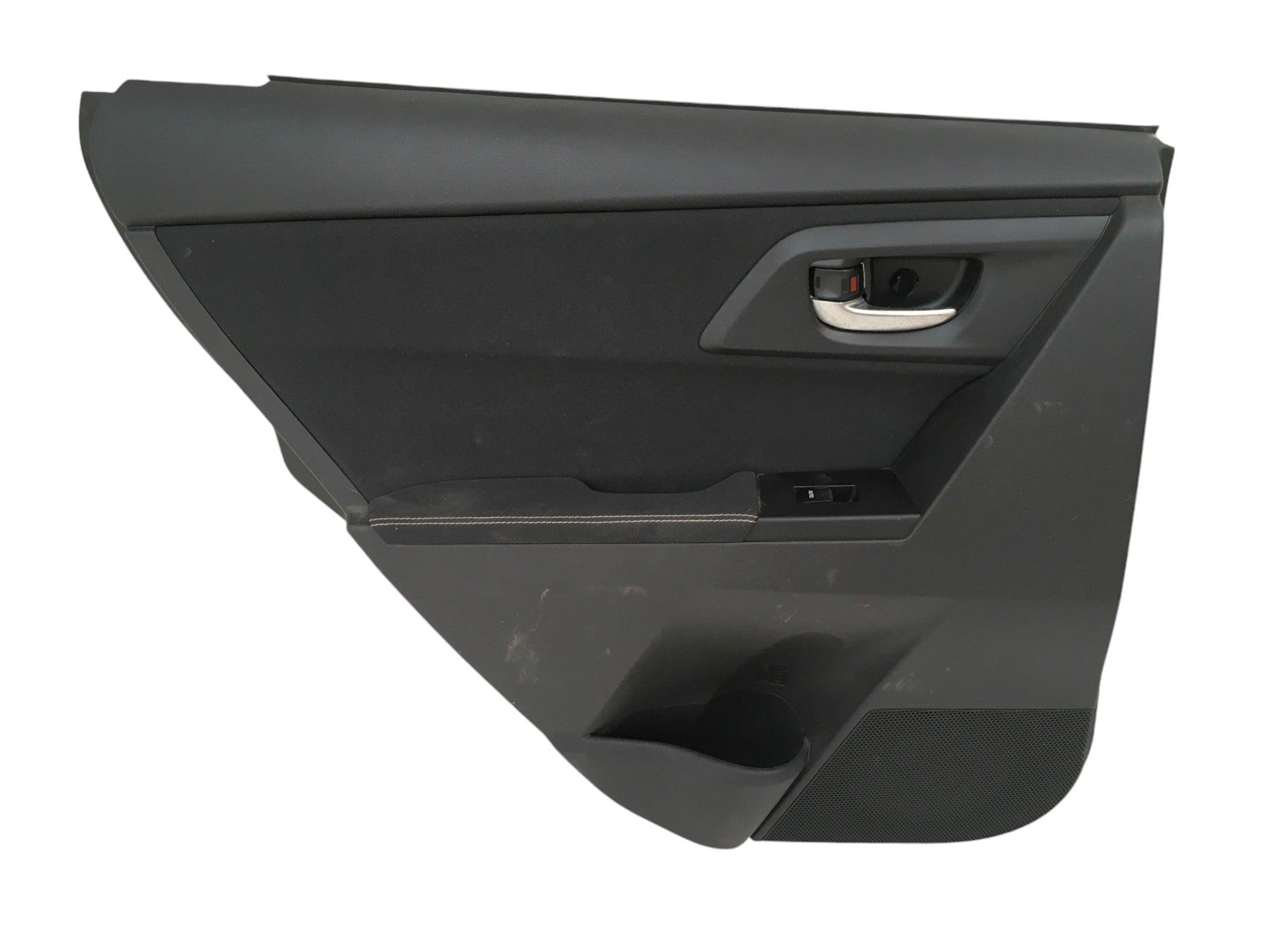 Panel puerta tra izq Toyota Auris E18 - 6778802110 _