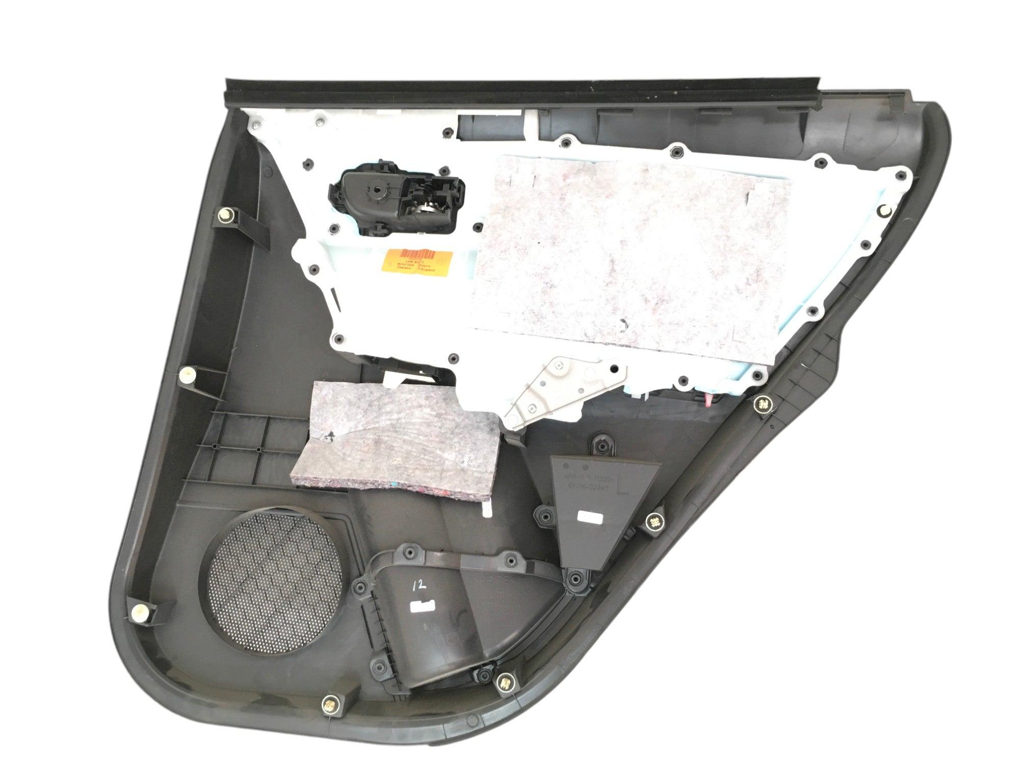Panel puerta tra izq Toyota Auris E18 - 6778802110 _