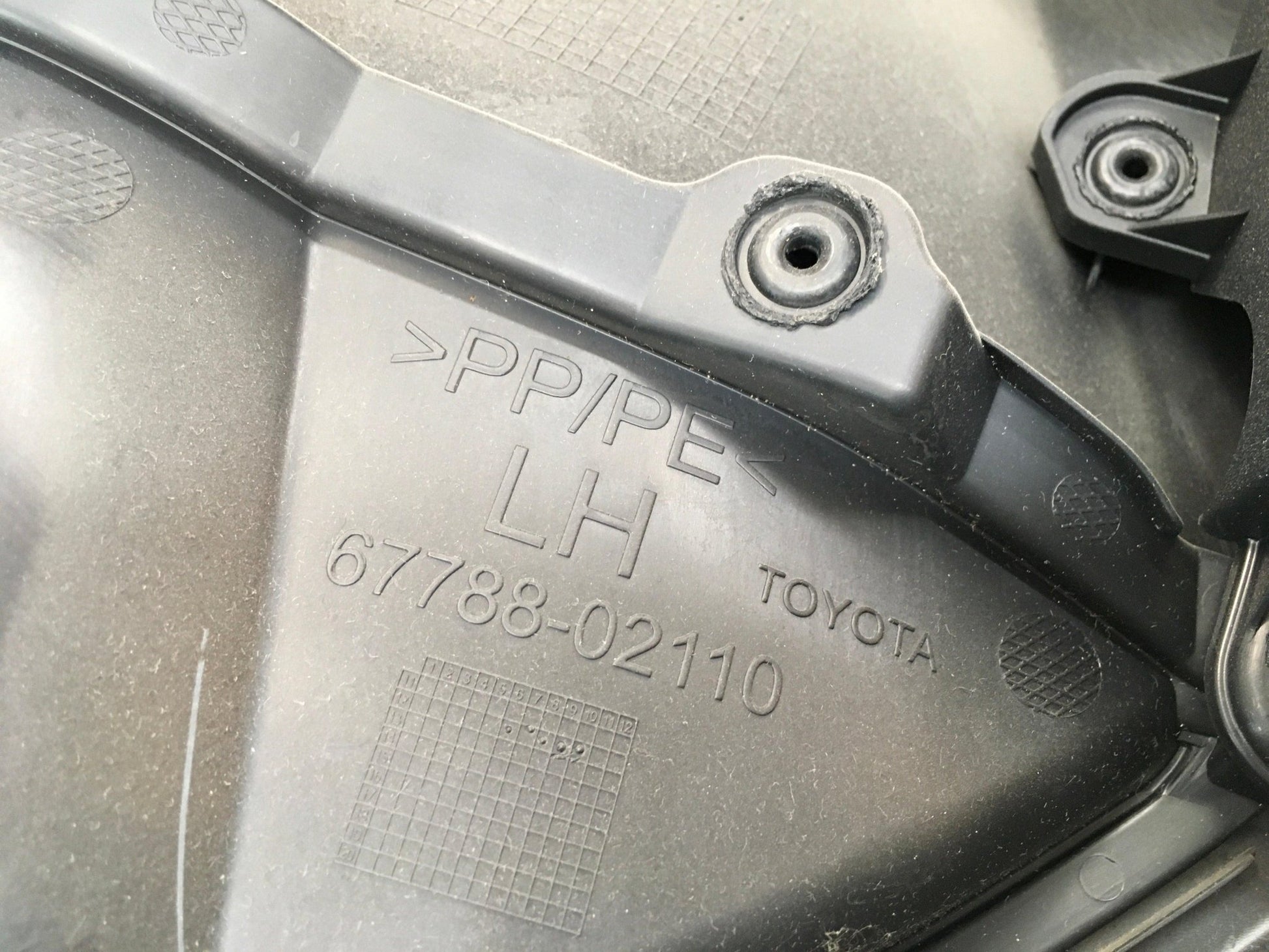 Panel puerta tra izq Toyota Auris E18 - 6778802110