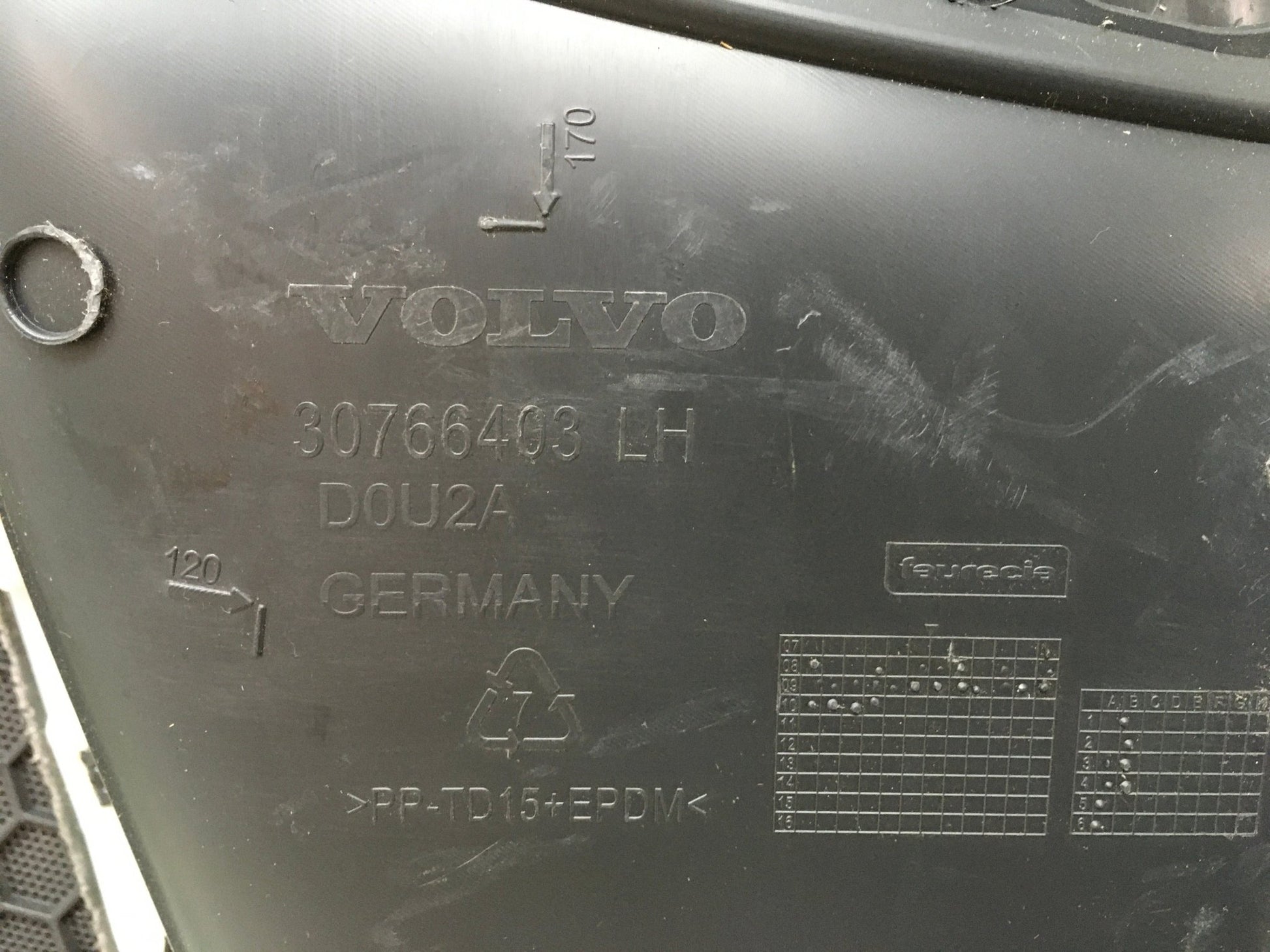 Panel Puerta tra izq Volvo XC60 I - 30766403LH