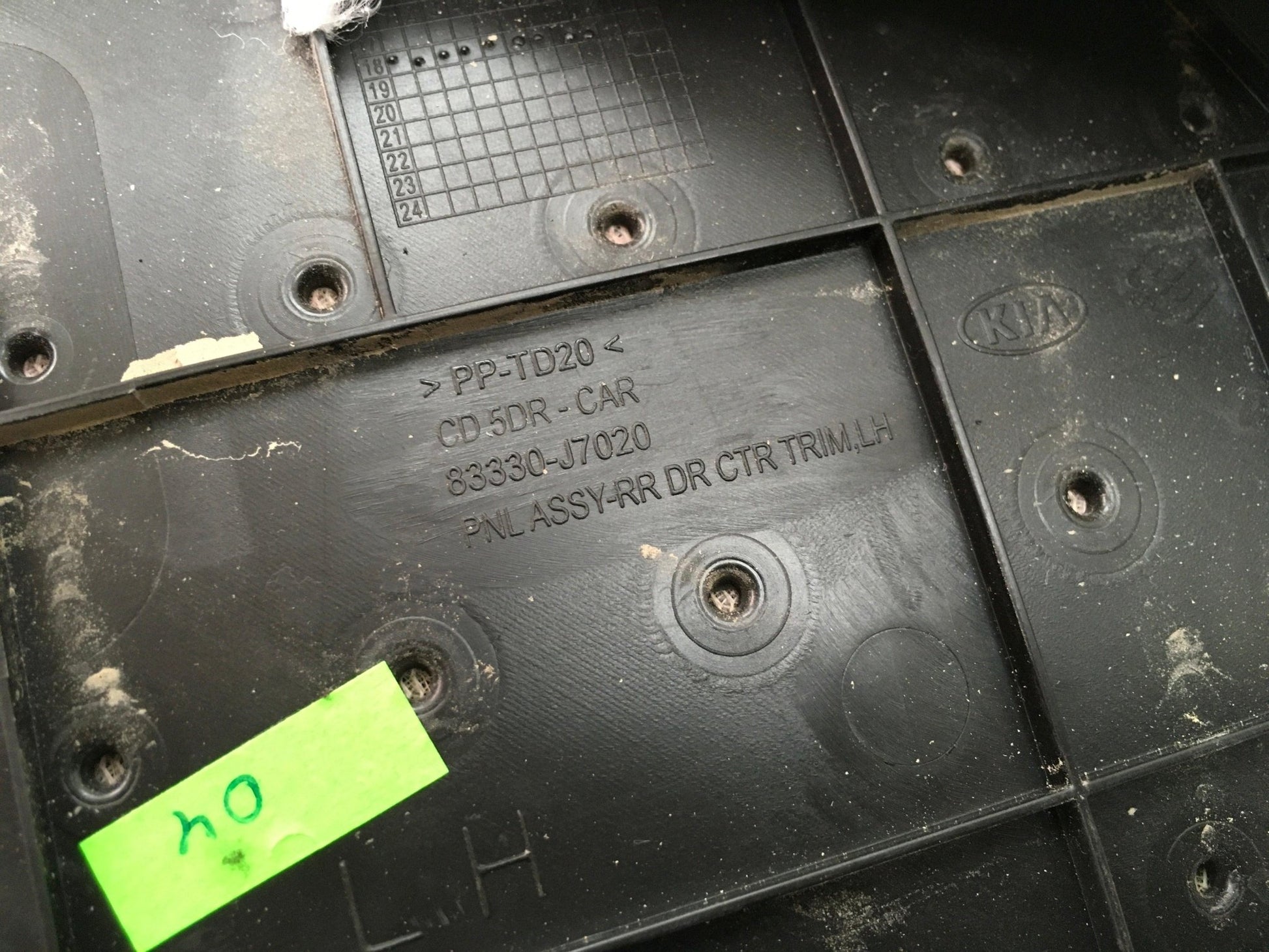 Panel puerta trasera izquierda Kia XCeed - 83301J7812DQD