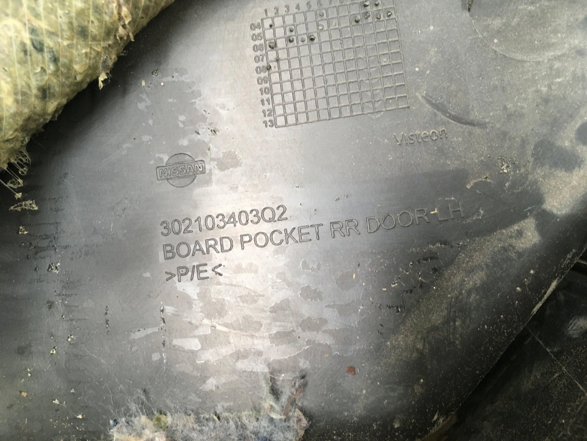 Panel puerta trasera izquierda Nissan Navara 2 - 829015X70B