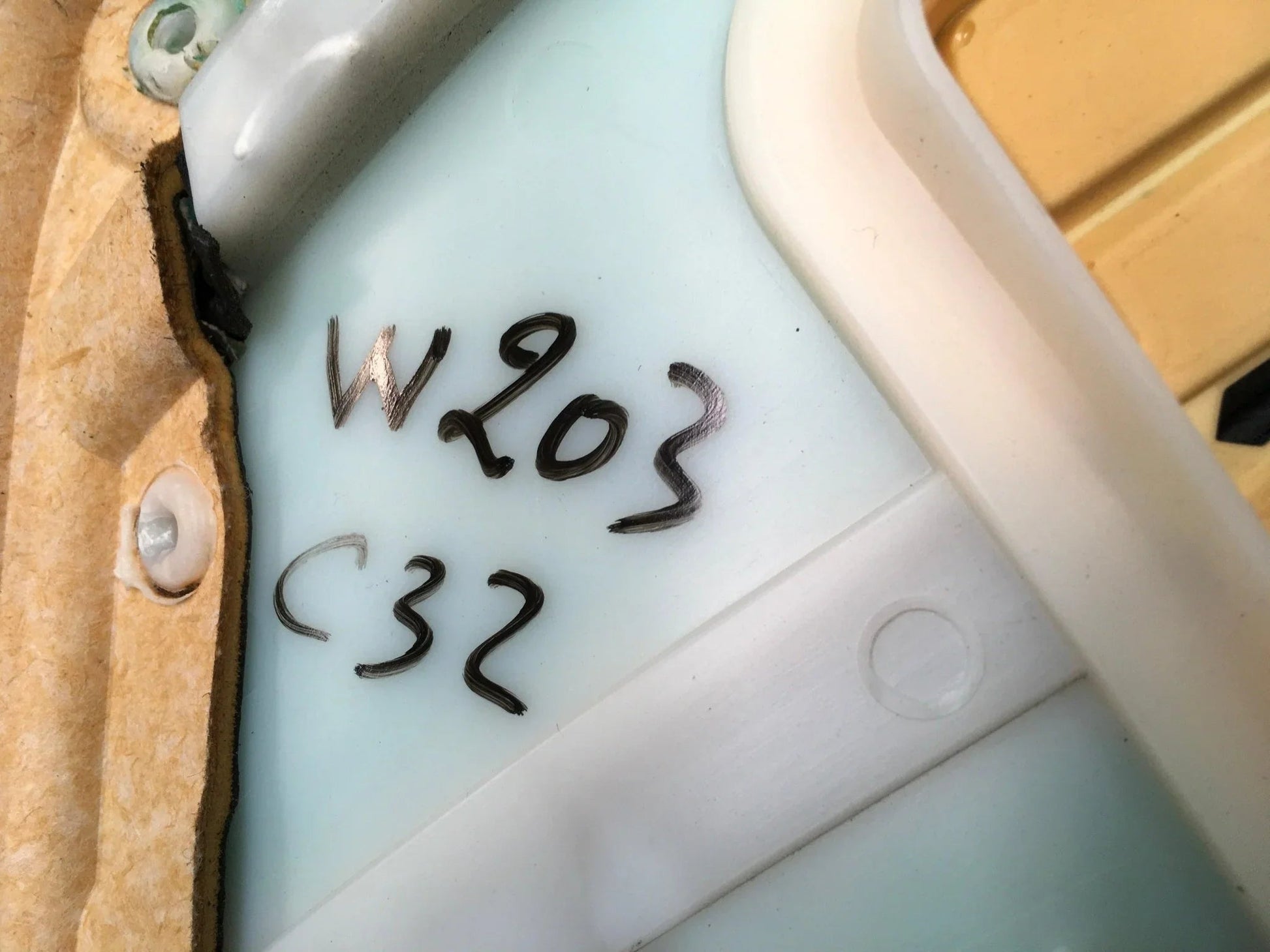 Panel tra izq Mercedes W203 AMG