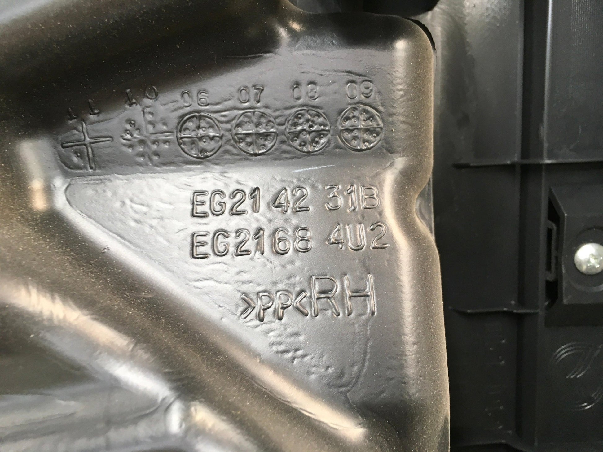 Paneles puertas Mazda CX - 7 - EG21684U2