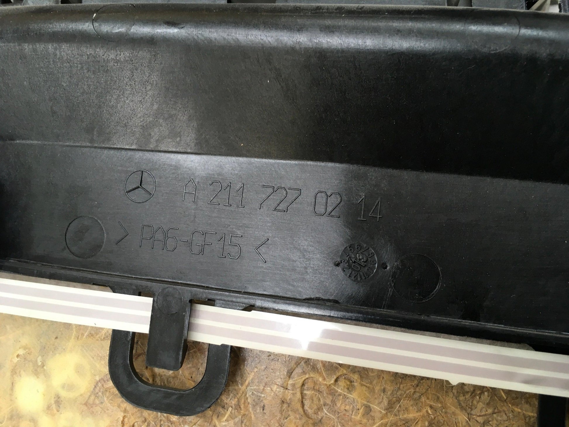 Paneles puertas Mercedes W211 - A2118312346