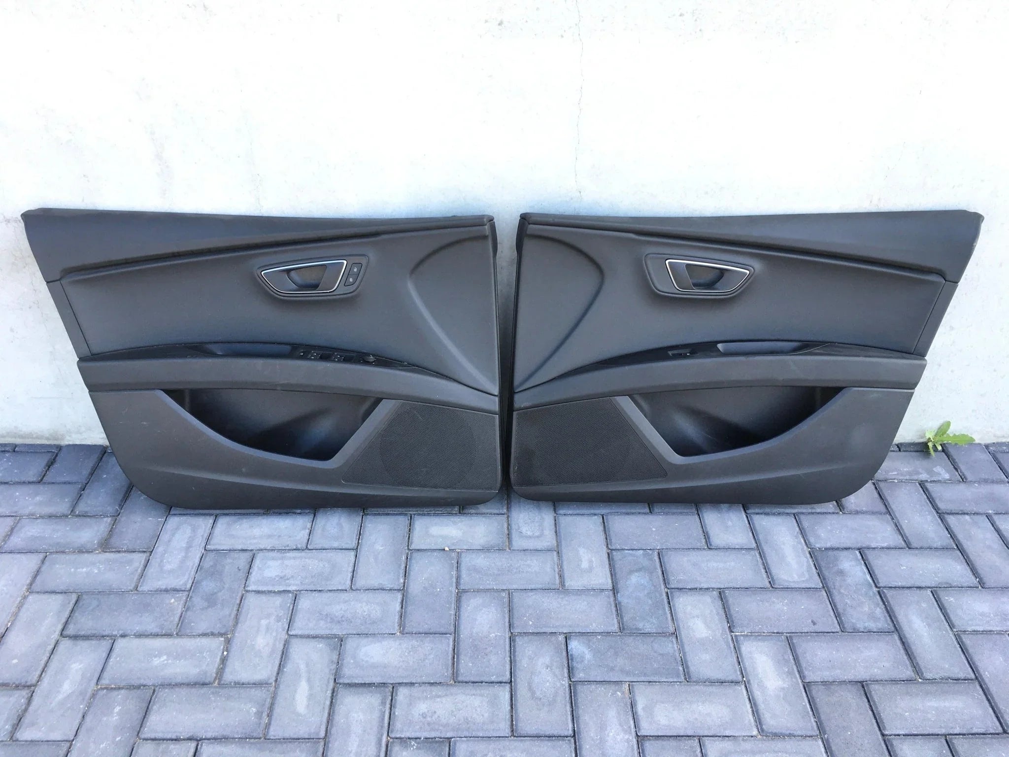Seat Leon III 5F door panels – AutoRR