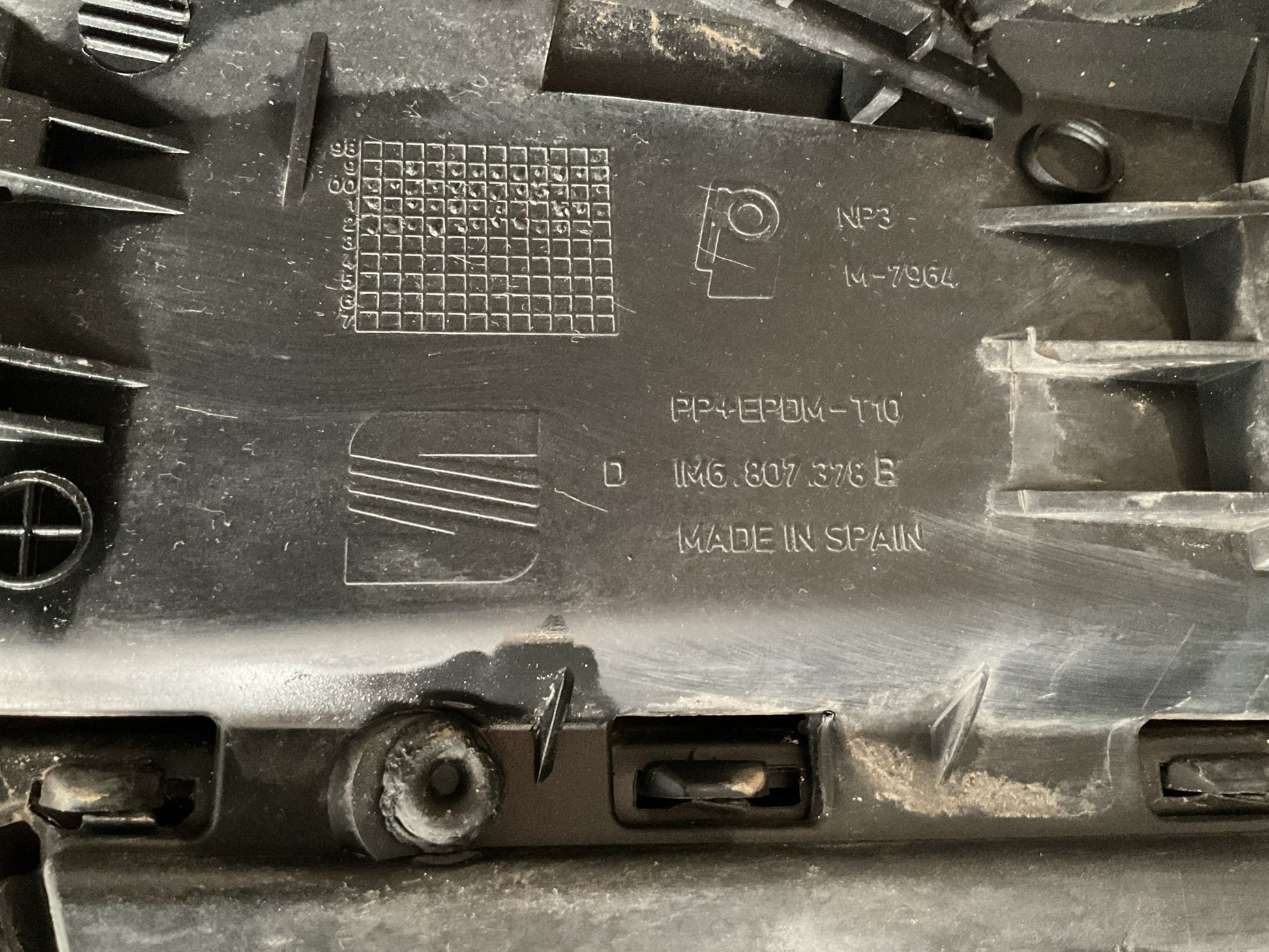 Parachoques trasero Seat Leon I 99-06 - 1M6807378B