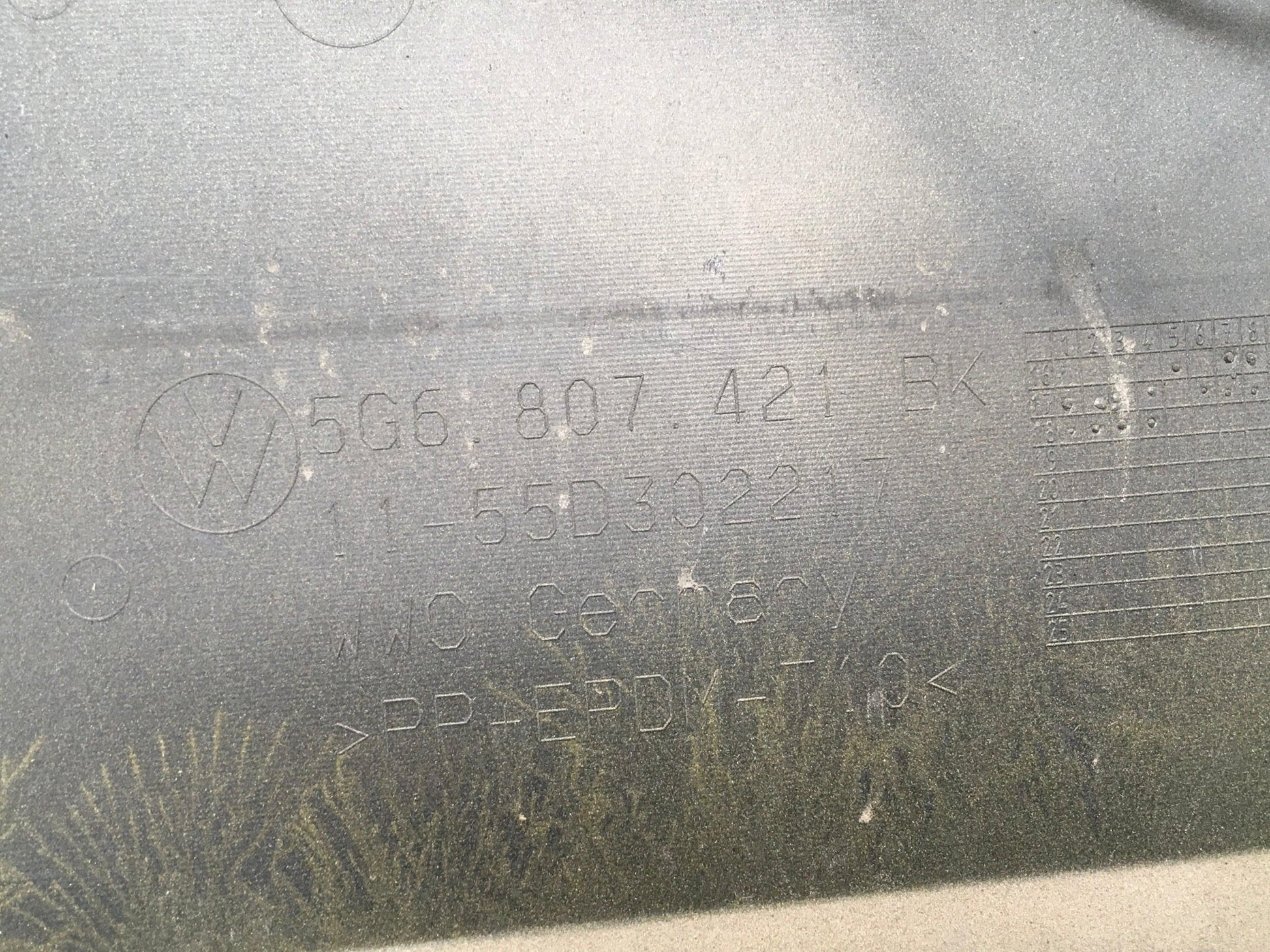 Parachoques trasero VW Golf 7.5 - 5G6807421BK