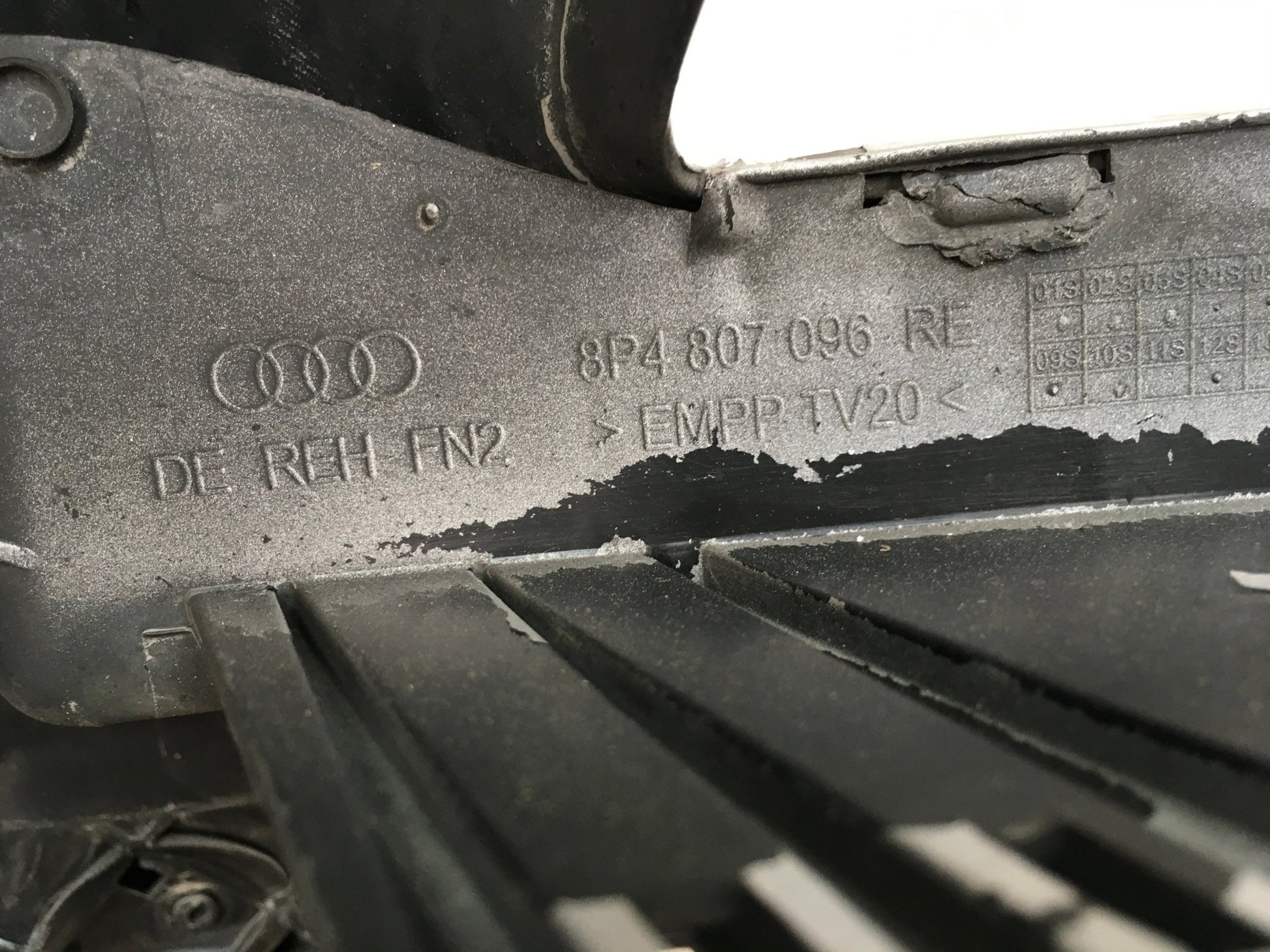 Paragolpes delantero Audi A3 8P - 8P4807096RE