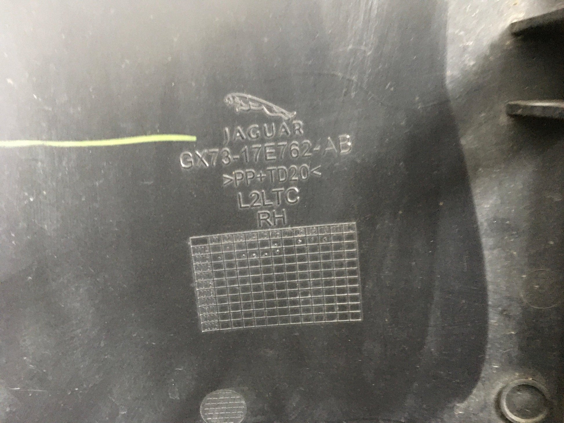 Paragolpes delantero Jaguar XE - GX7317F003AA