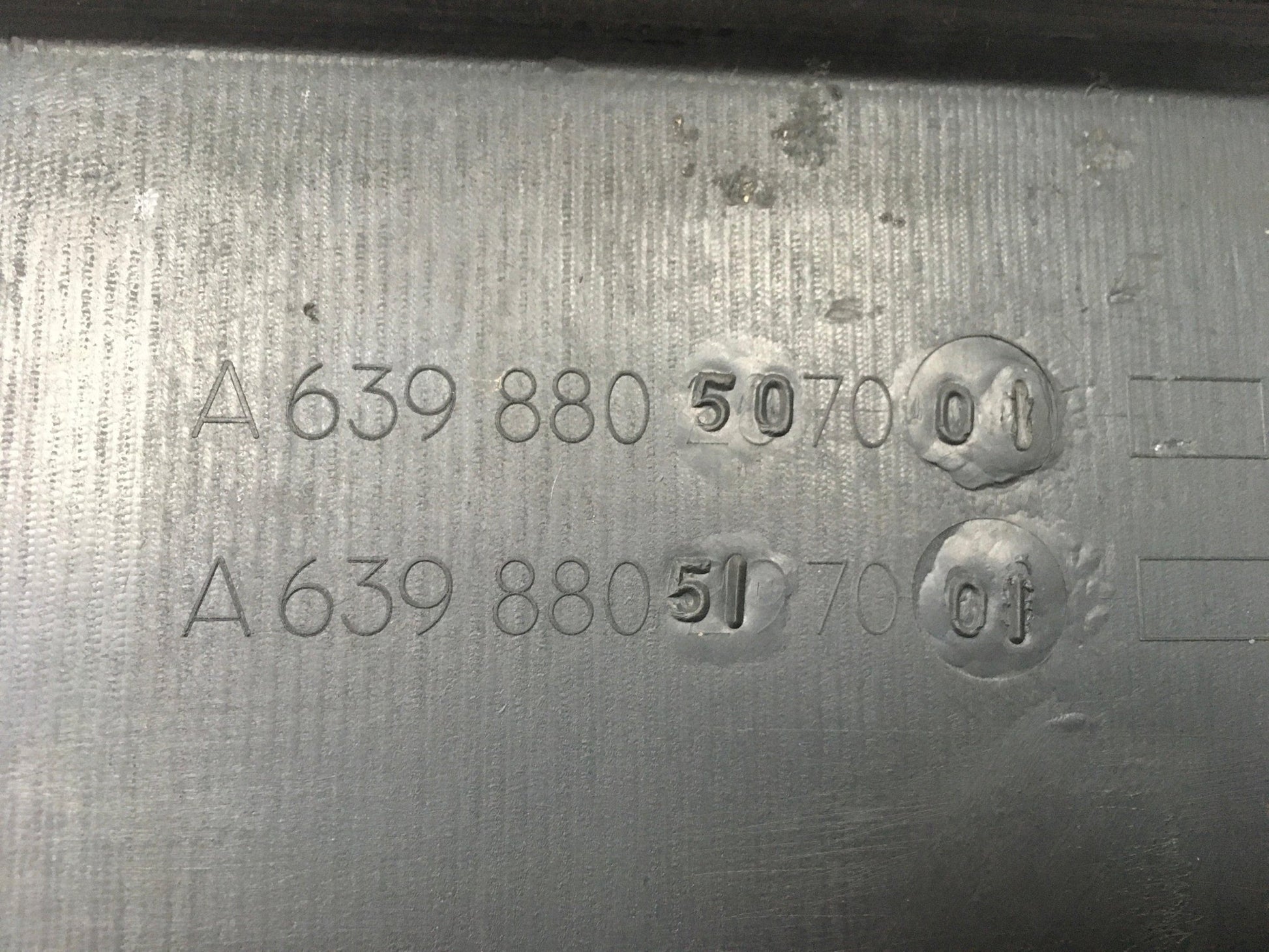 Paragolpes delantero Mercedes W639 - A6398805070