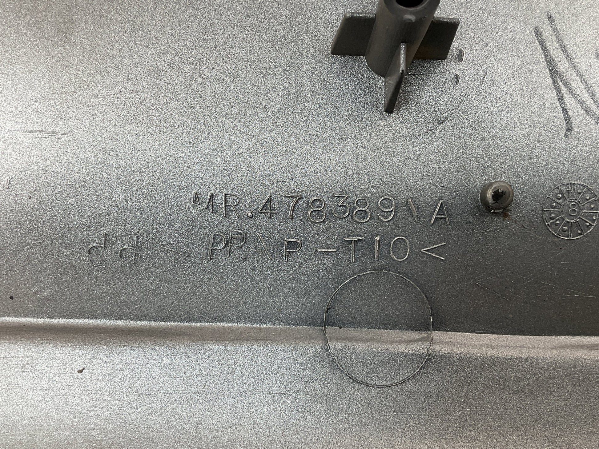 Paragolpes delantero Mitsubishi Pajero IO 98 - 207 - MR478389