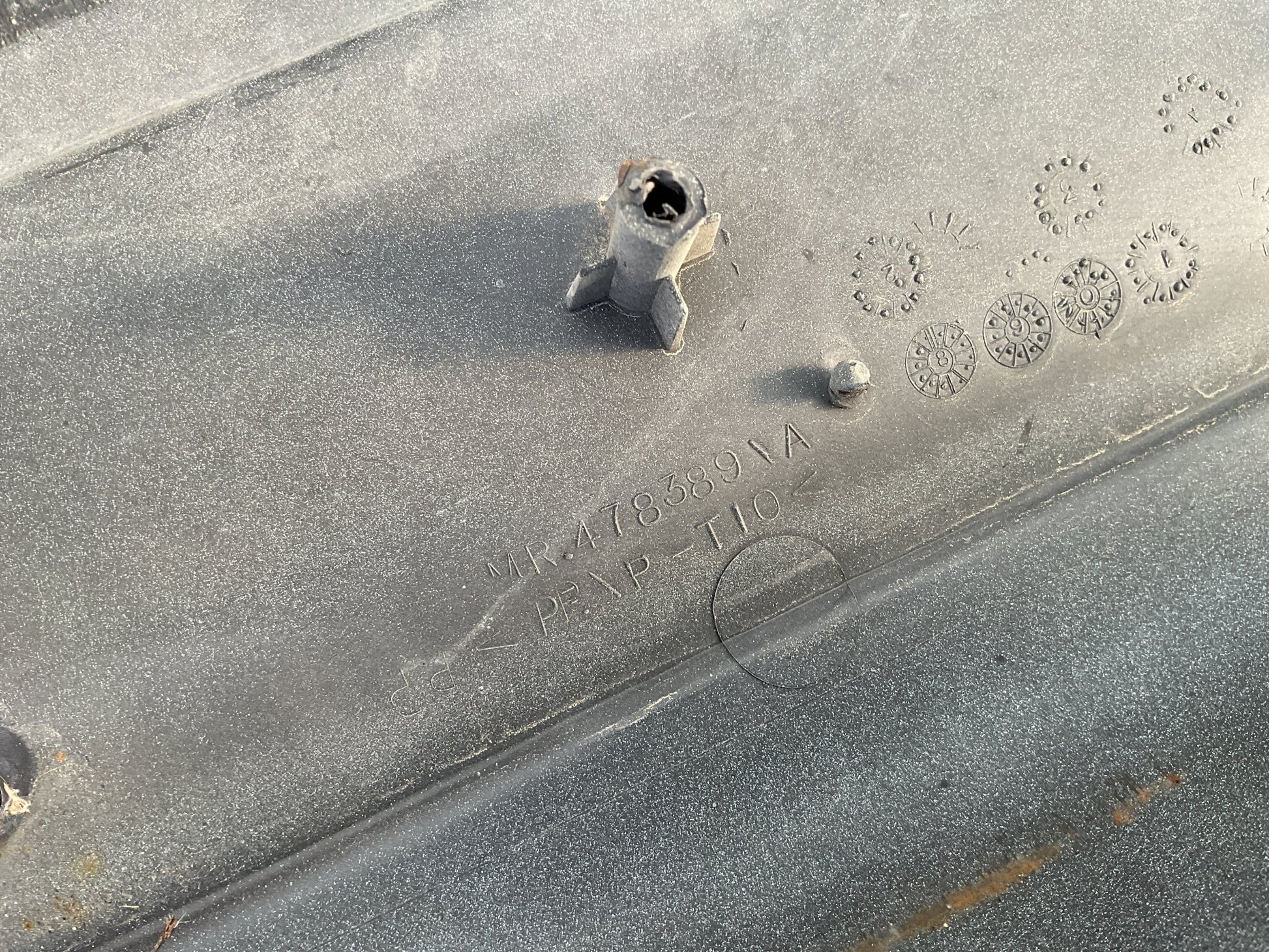 Paragolpes delantero Mitsubishi Pajero Pinin - MR478389