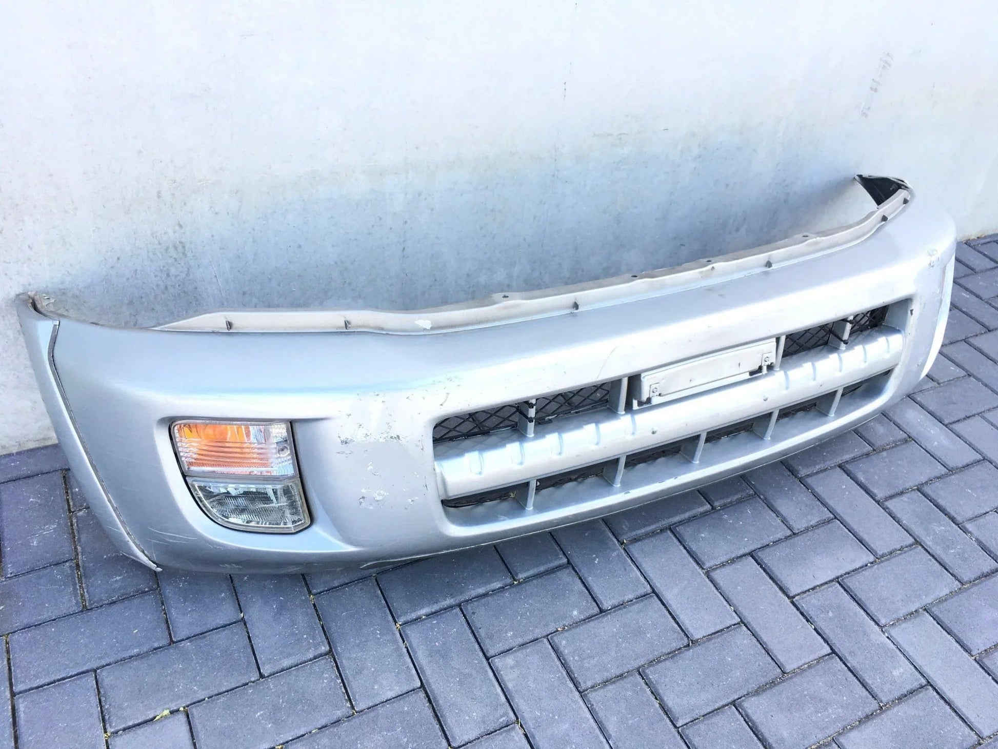 Paragolpes delantero Toyota Rav4 II