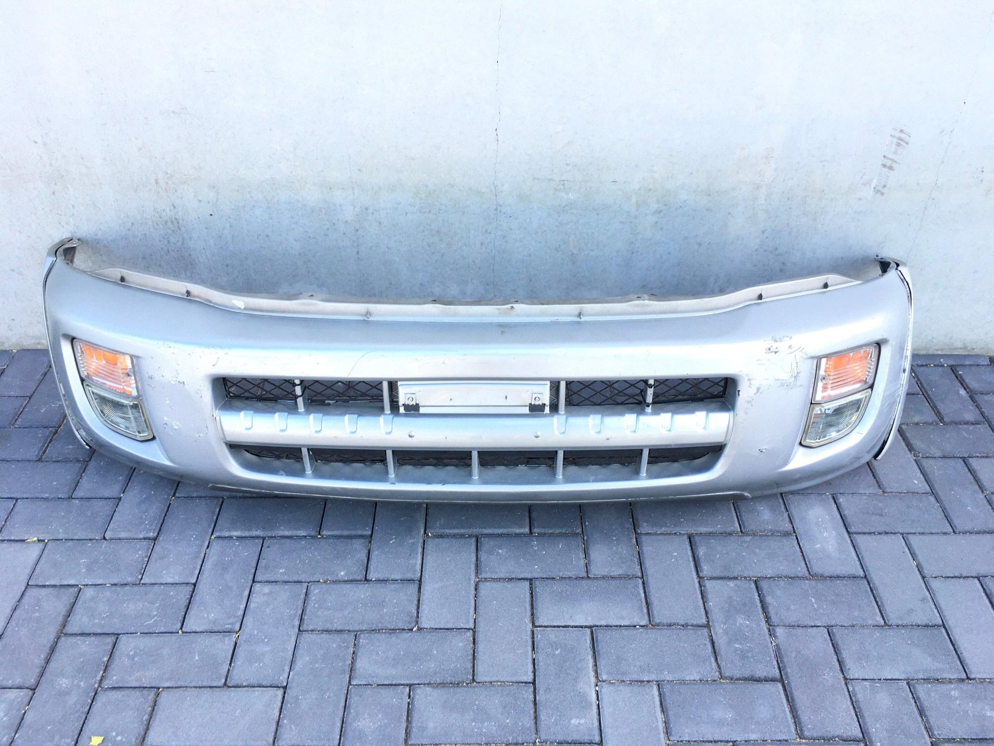 Paragolpes delantero Toyota Rav4 II - 108905108