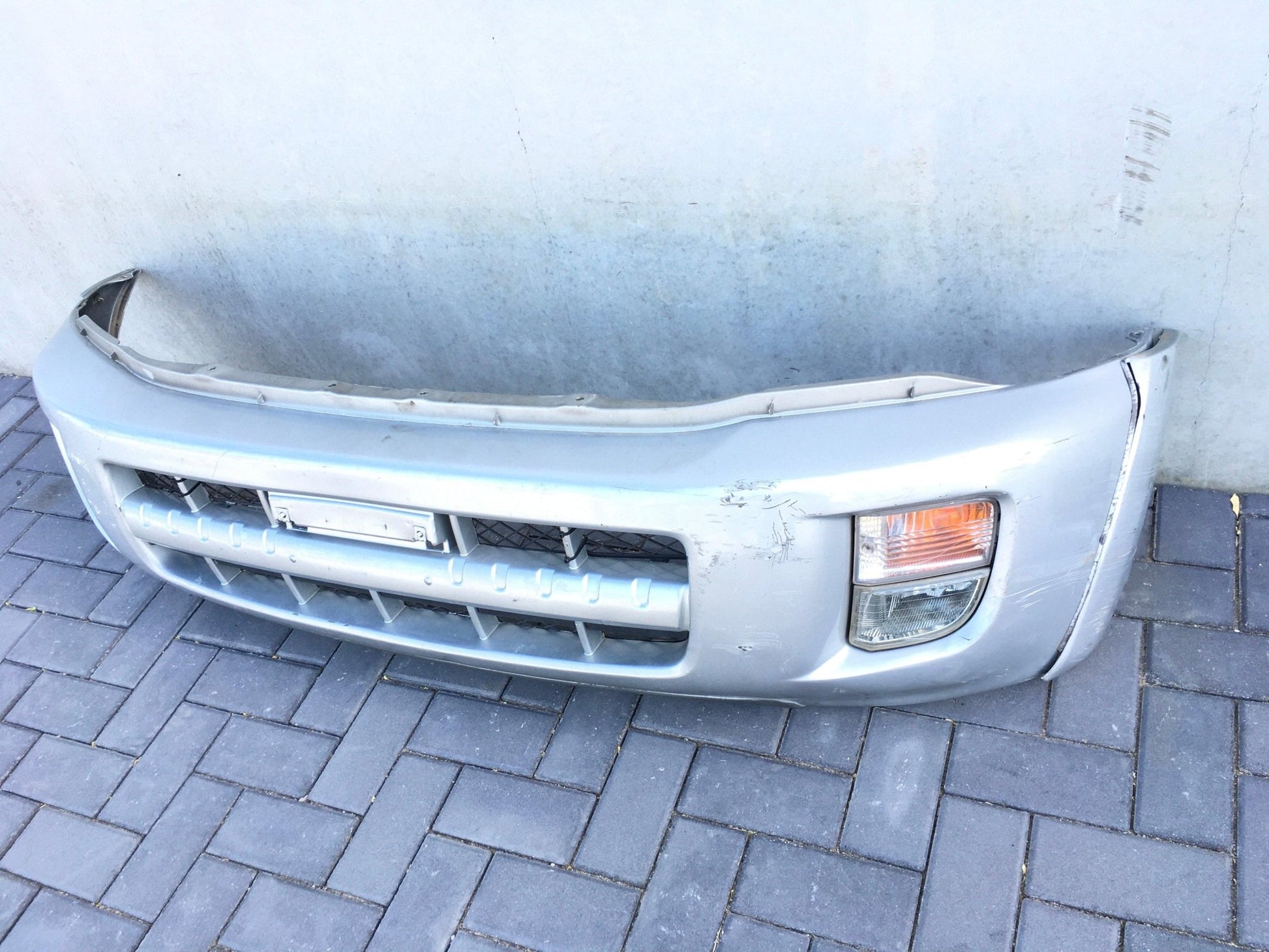 Paragolpes delantero Toyota Rav4 II - 108905108