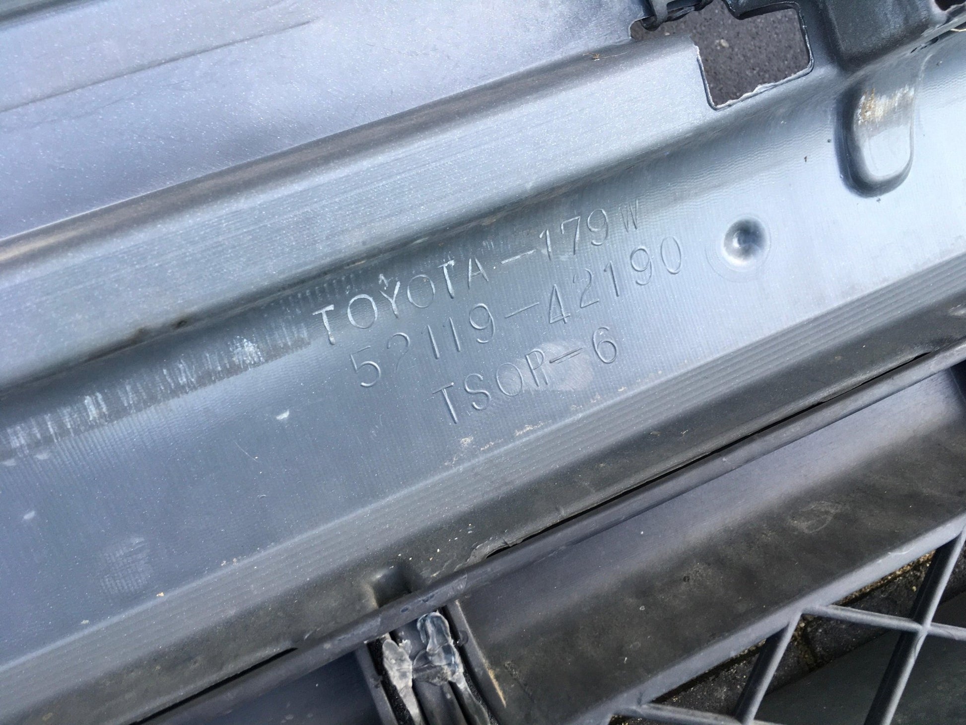 Paragolpes delantero Toyota Rav4 II - 108905108