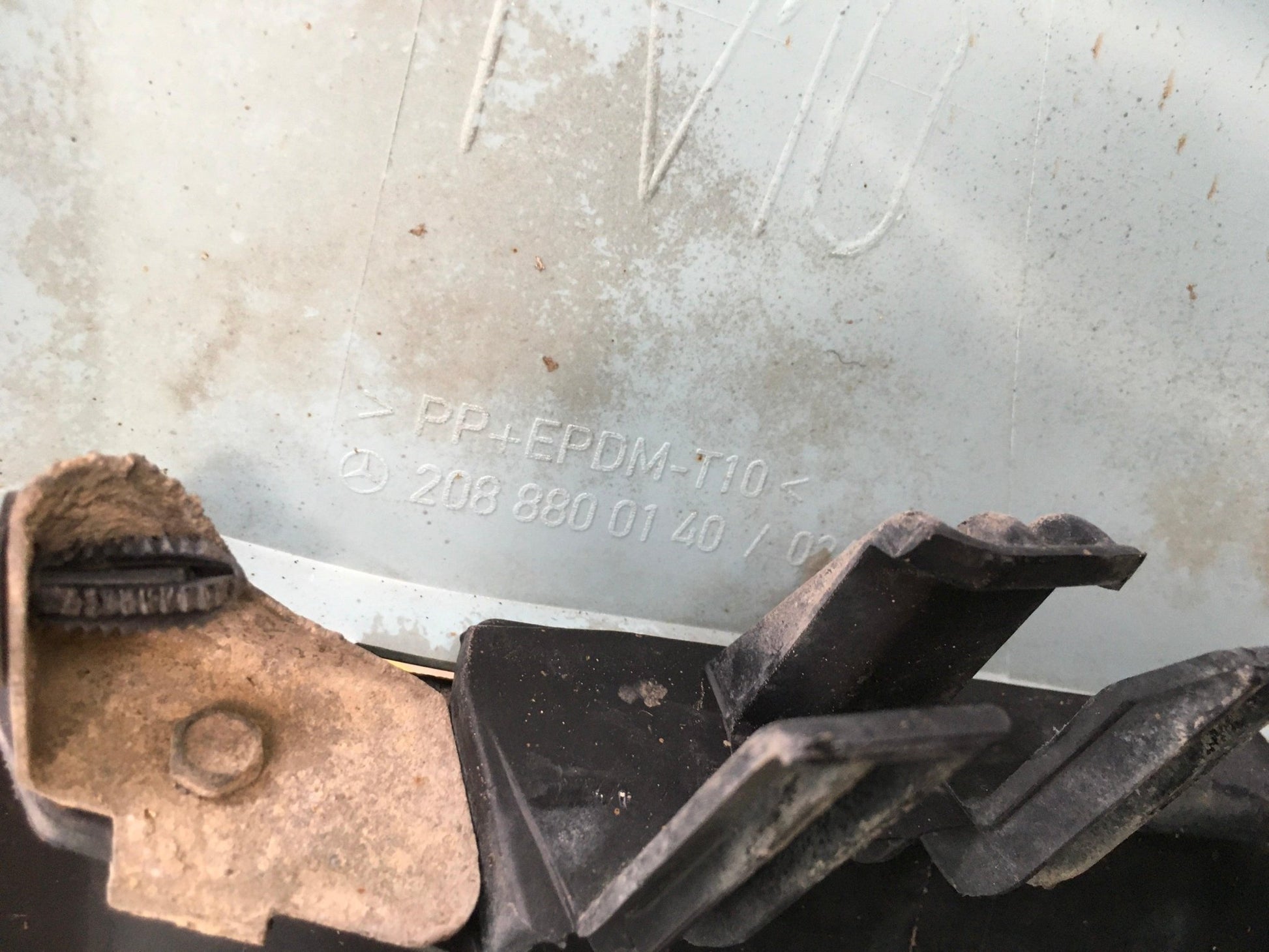 Paragolpes frontal Mercedes W210 - A2108851825