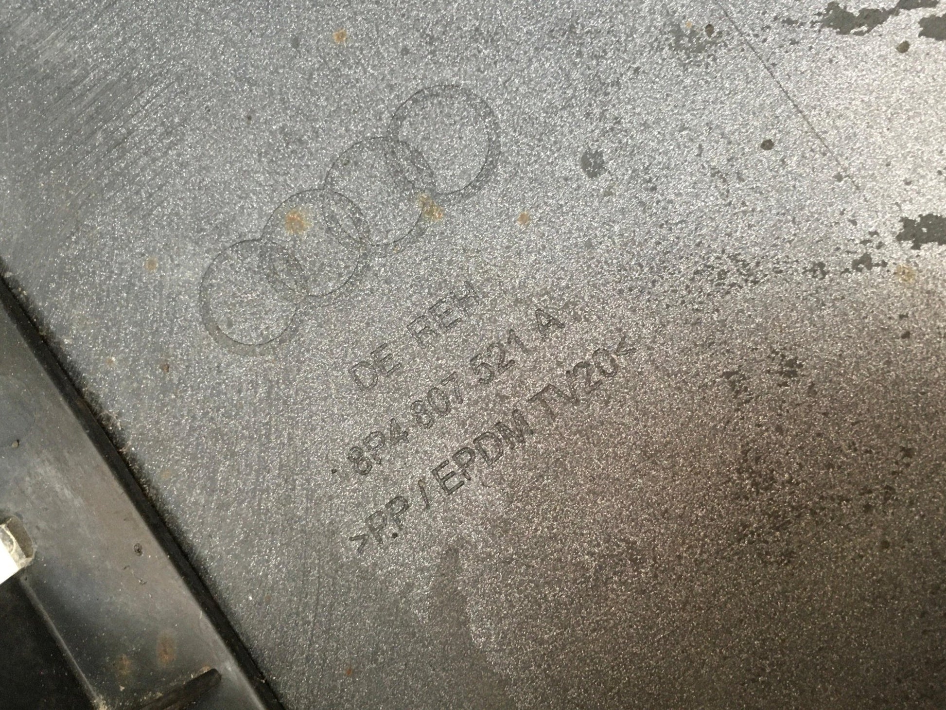 Paragolpes trasero Audi A3 8P - 8P4807521A