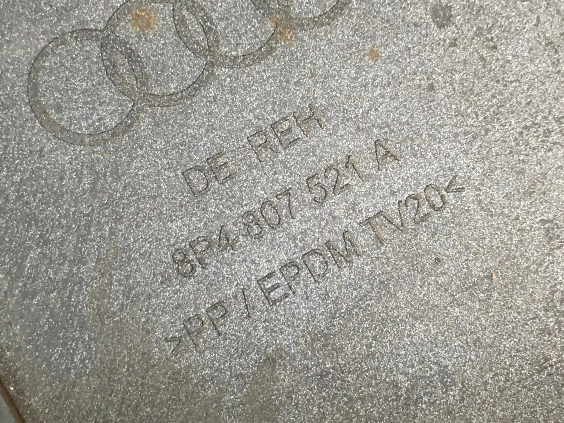 Paragolpes trasero Audi A3 8P - 8P4807521A