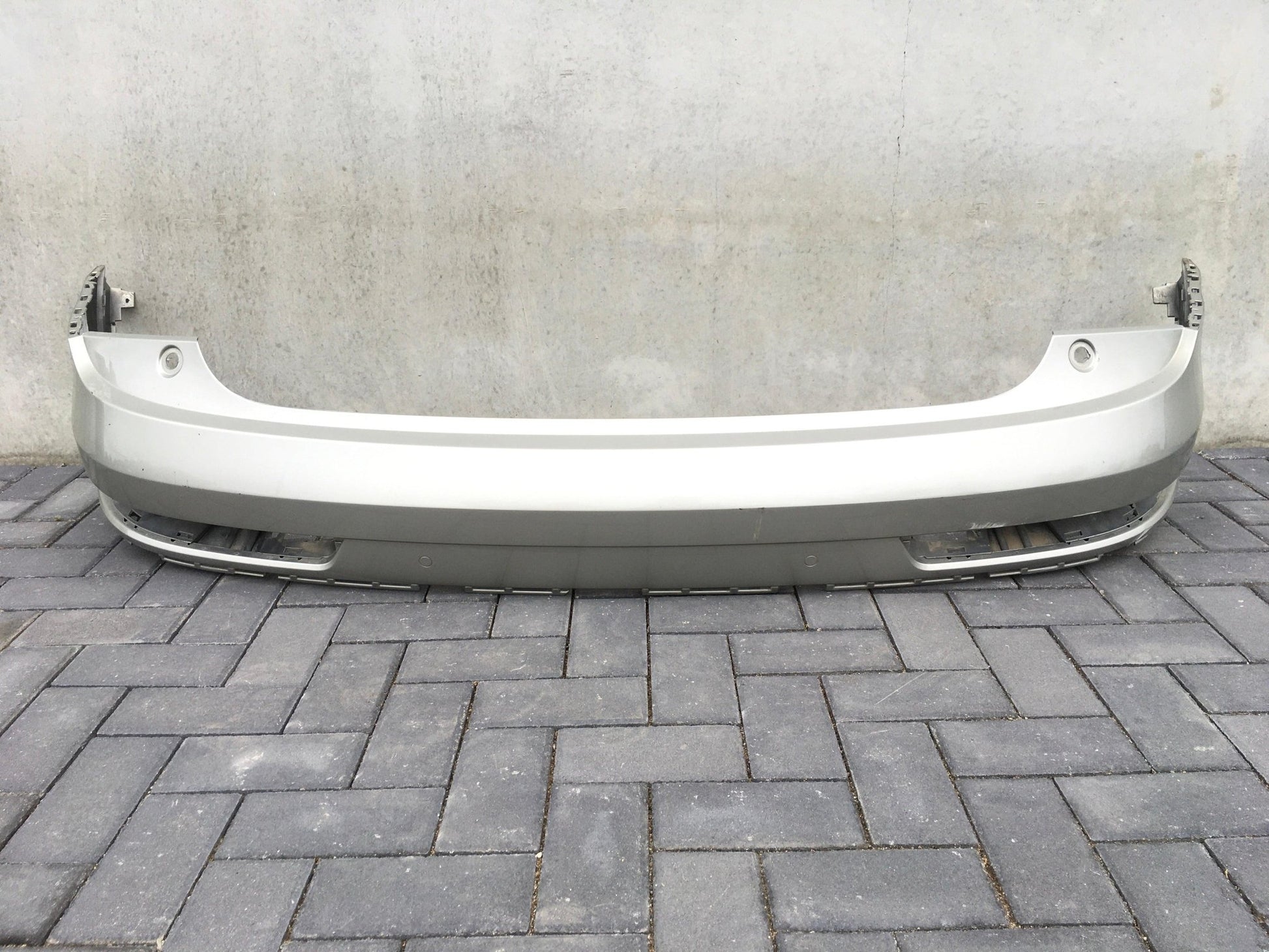 Paragolpes trasero Audi Q3 8U - 8U0807385C