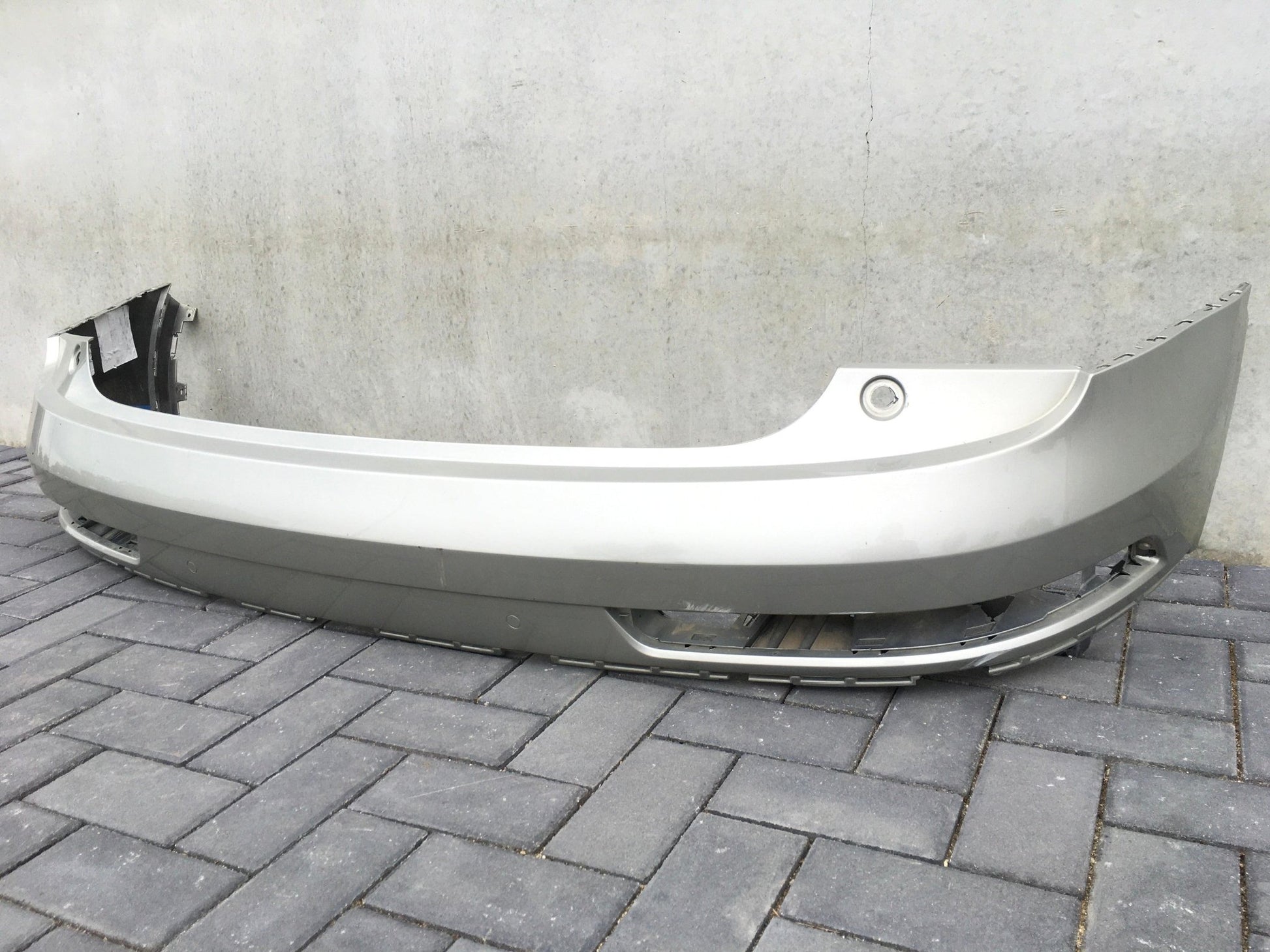 Paragolpes trasero Audi Q3 8U - 8U0807385C