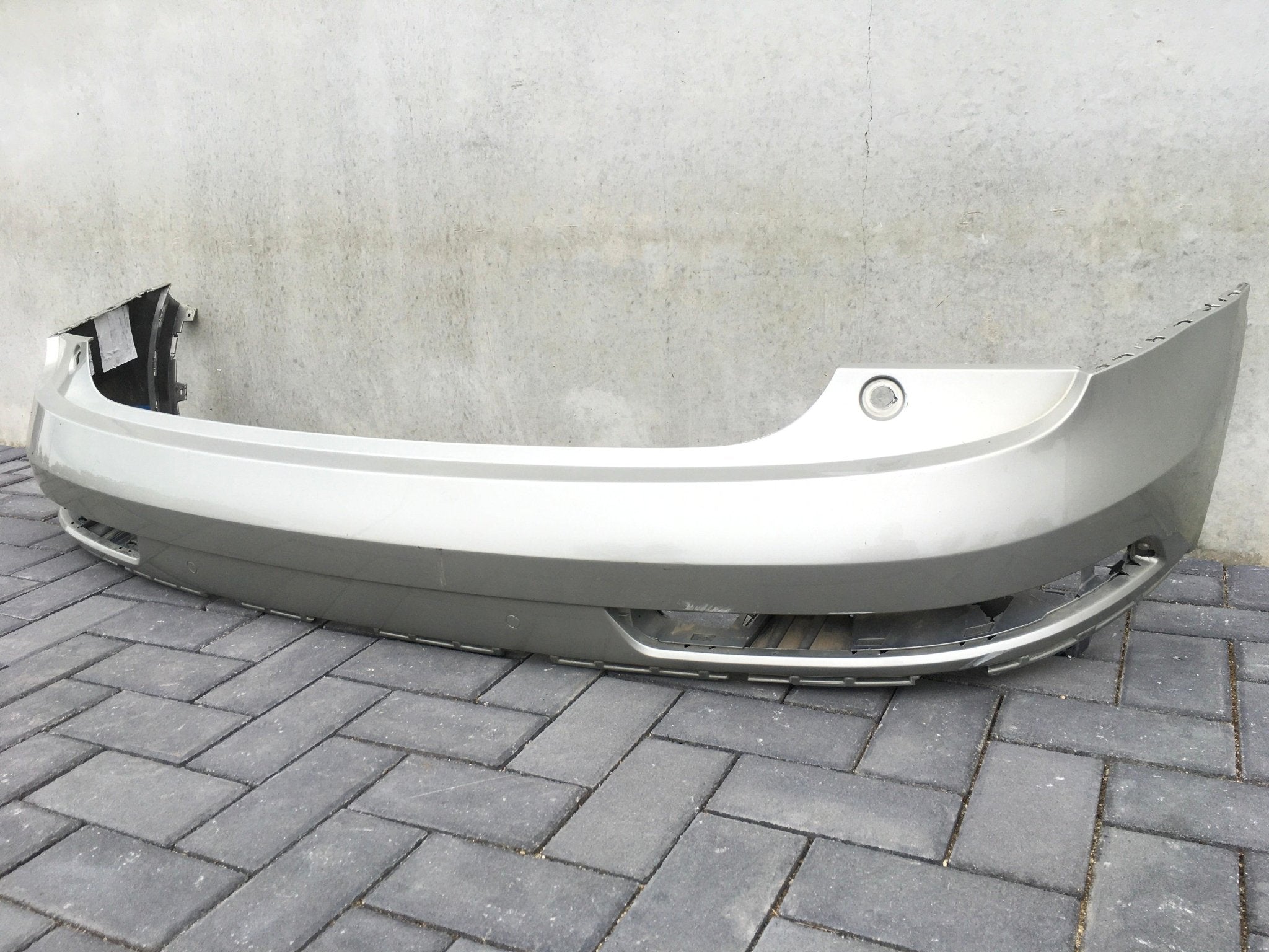 Paragolpes trasero Audi Q3 8U - 8U0807385C