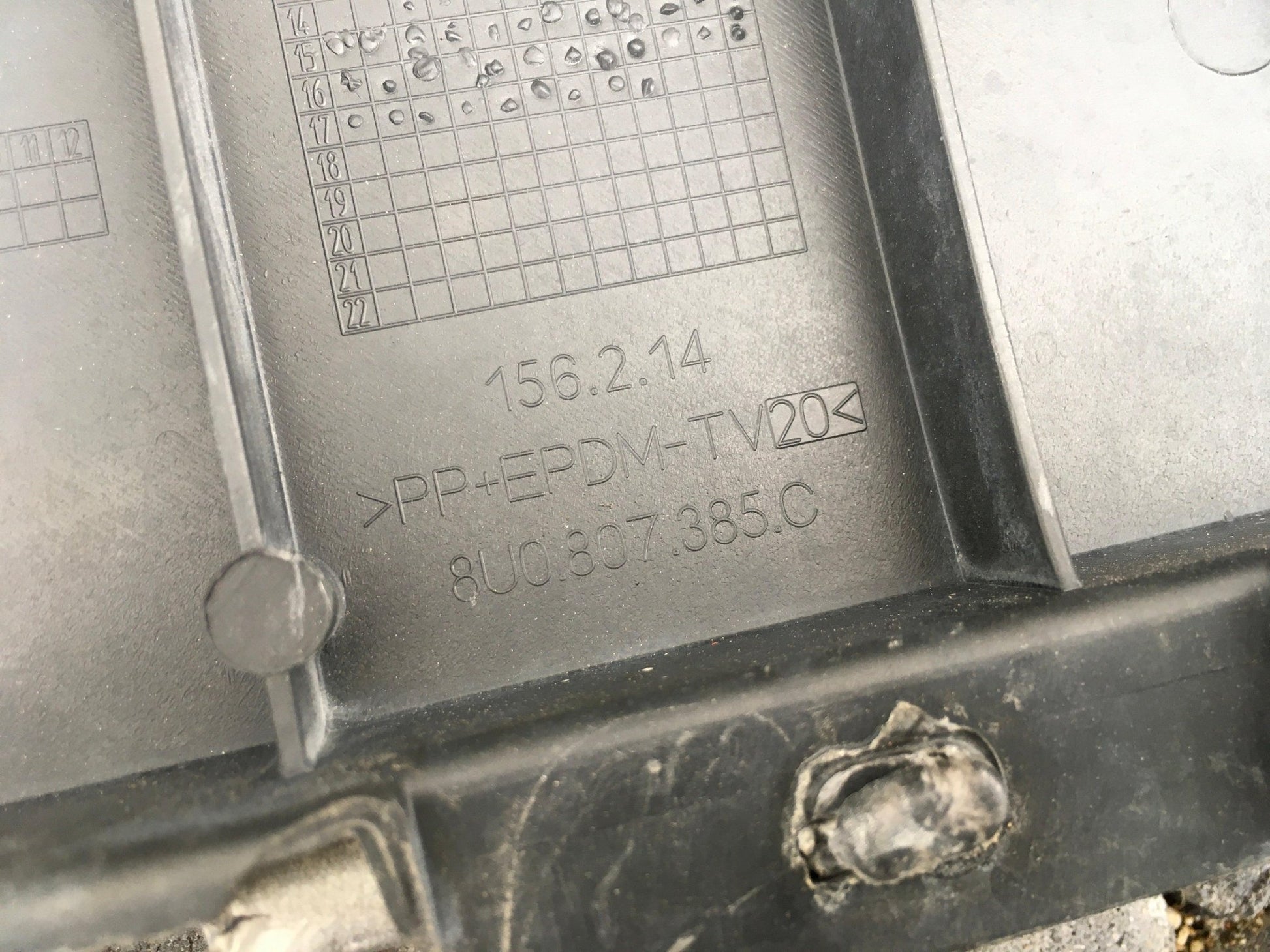 Paragolpes trasero Audi Q3 8U - 8U0807385C