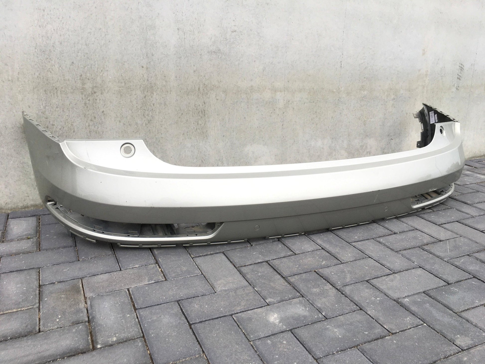 Paragolpes trasero Audi Q3 8U - 8U0807385C