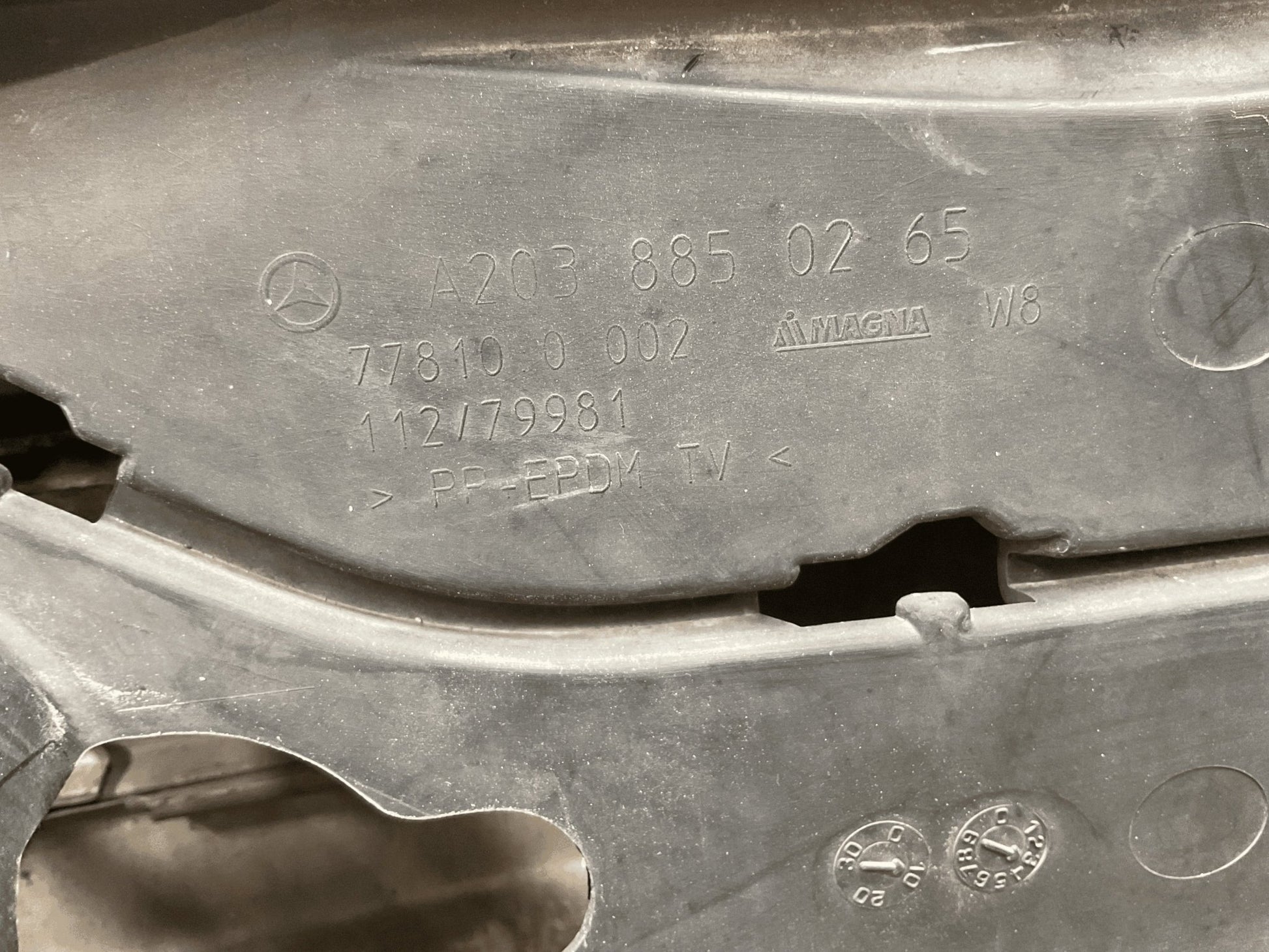 Paragolpes trasero Mercedes W203 Sedan - A2038850265