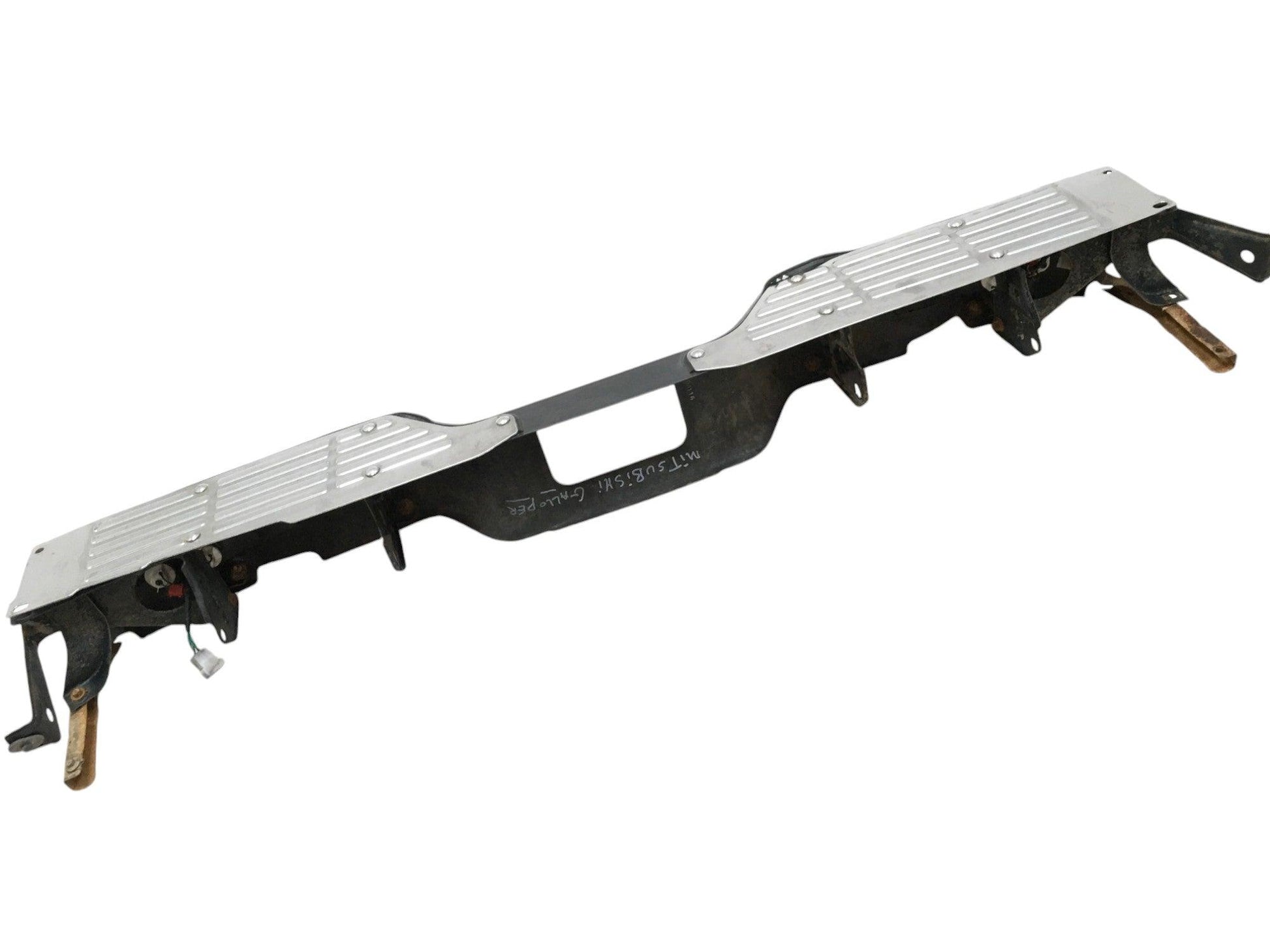 Paragolpes trasero Mitsubishi Pajero II - 